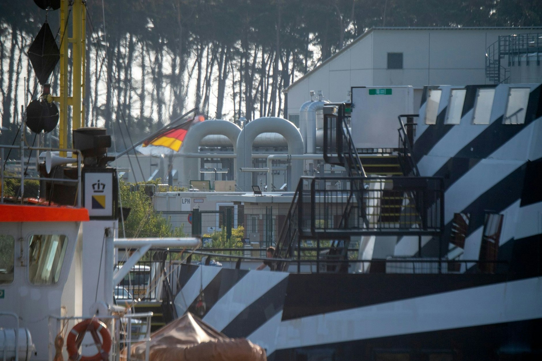Rohrsysteme und Absperrvorrichtungen in der Gasempfangsstation der Ostseepipeline Nord Stream 1 und der Übernahmestation der Ferngasleitung OPAL (Ostsee-Pipeline-Anbindungsleitung) in Lubmin.  