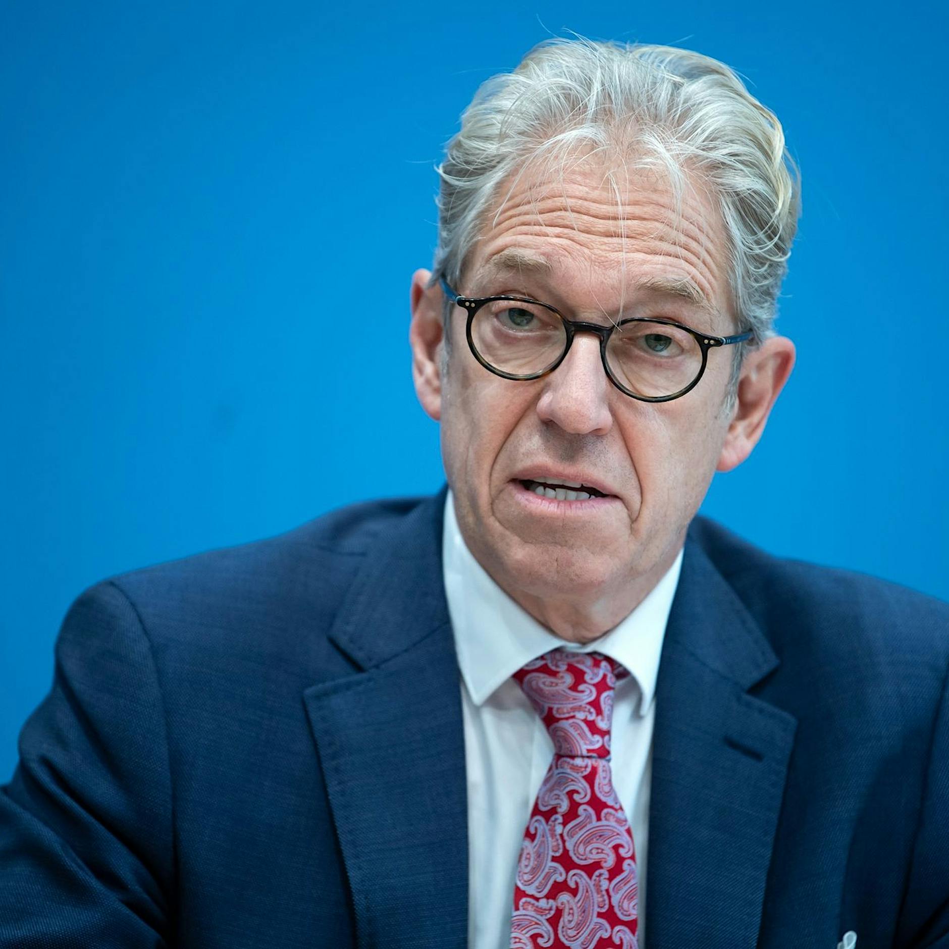 Kassenärzte-Chef: Corona muss wie Grippe behandelt werden