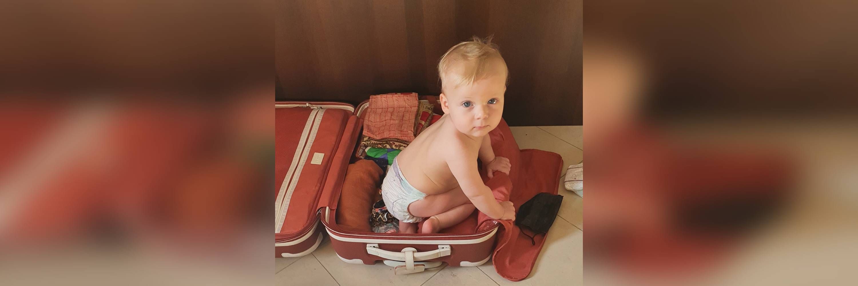 Airline-Wahnsinn: Fluggesellschaft teilt Familie auf – einjähriges Mädchen soll alleine nach Australien fliegen!