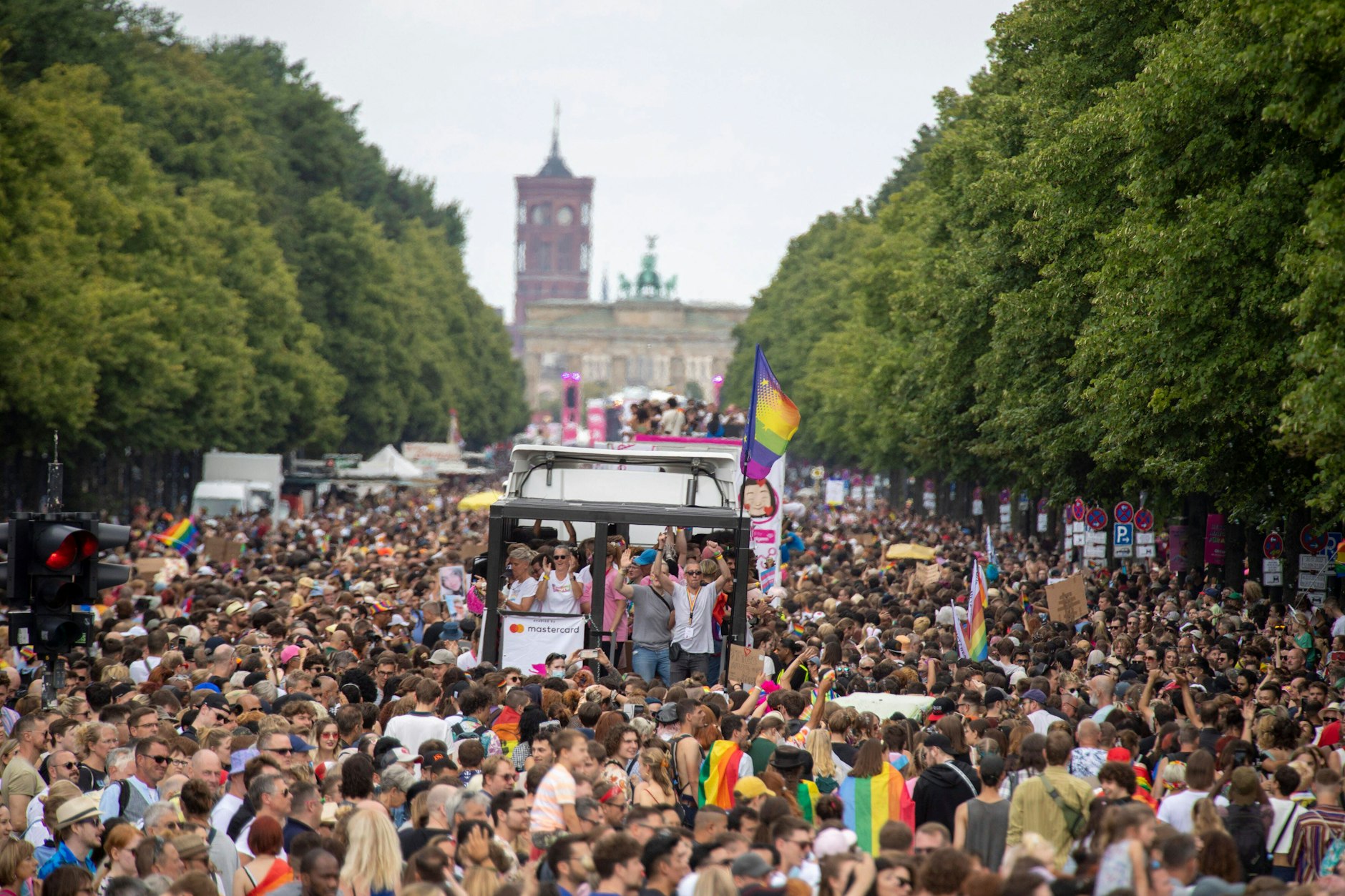 Der CSD ist jedes Jahr bunt und vor allem gut besucht. (Archivfoto)