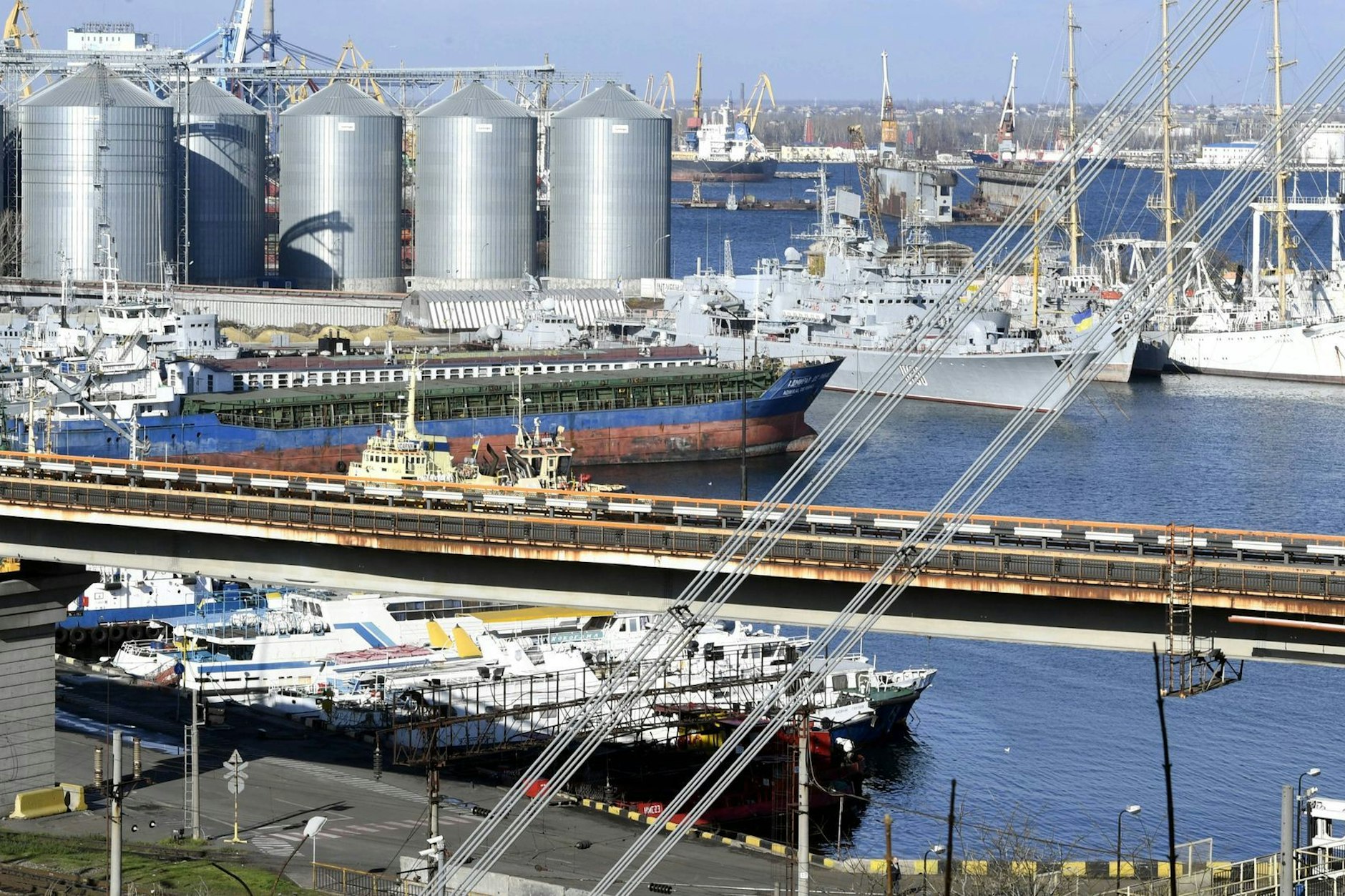 Einen Tag nach der Vereinbarung über die Ausfuhr von ukrainischem Getreide über das Schwarze Meer hat Russland den Hafen von Odessa mit Raketen beschossen. (Archivbild)
