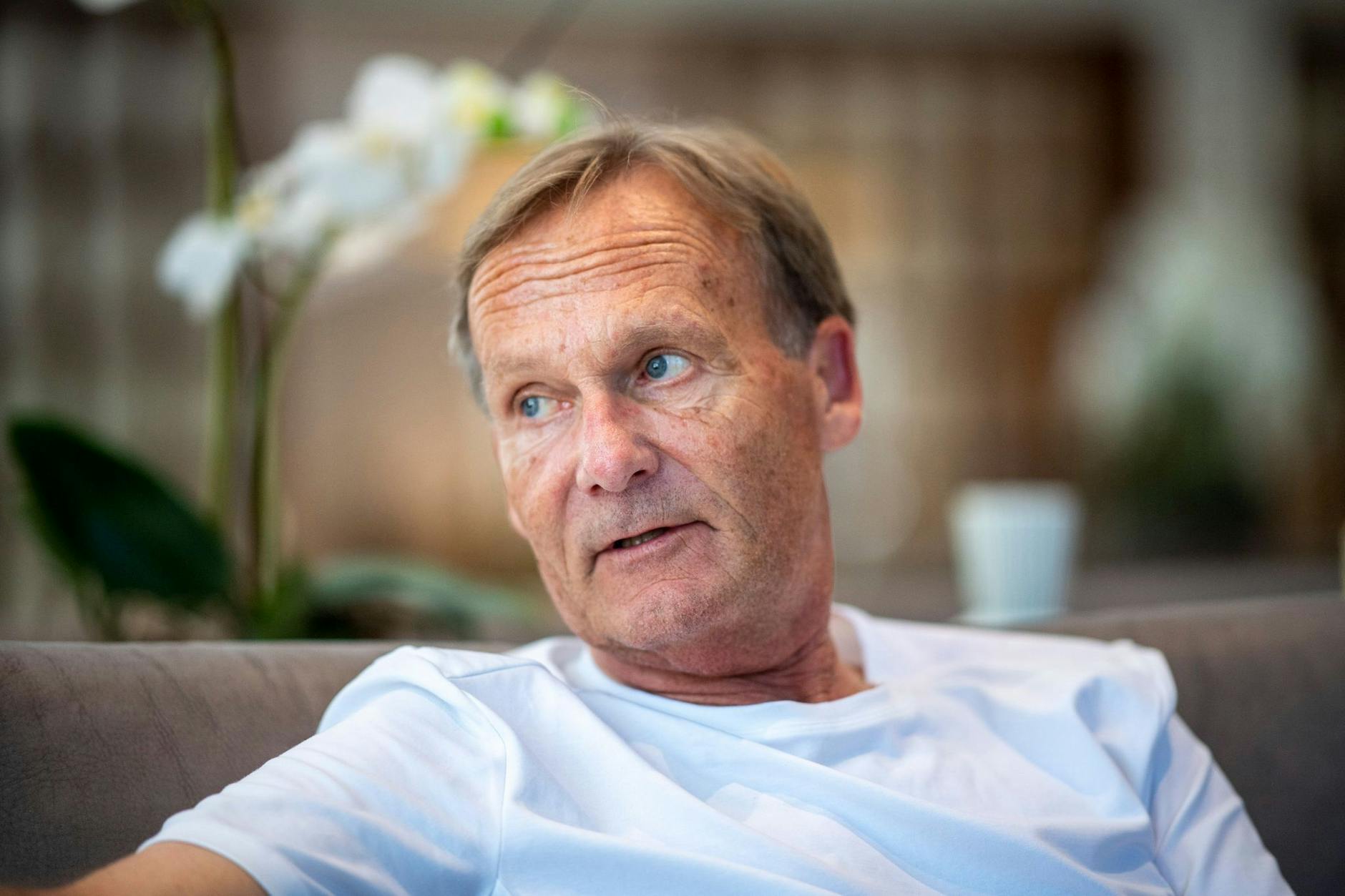 PRODUKTION - Hans-Joachim Watzke gibt beim Trainingslager des BVB ein Interview.