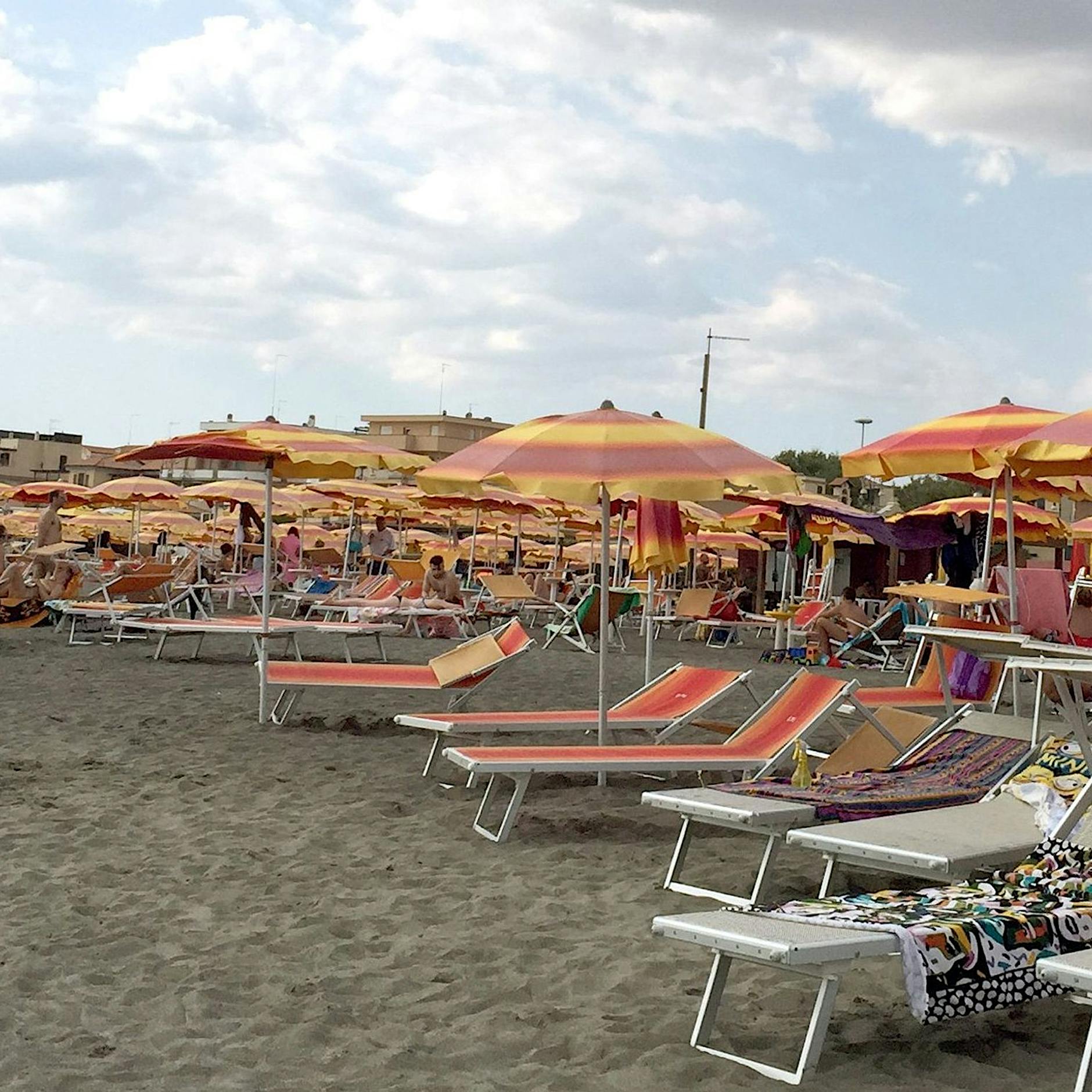 „Handtuchkriege“ am Hotel-Pool: Klischee und Wirklichkeit