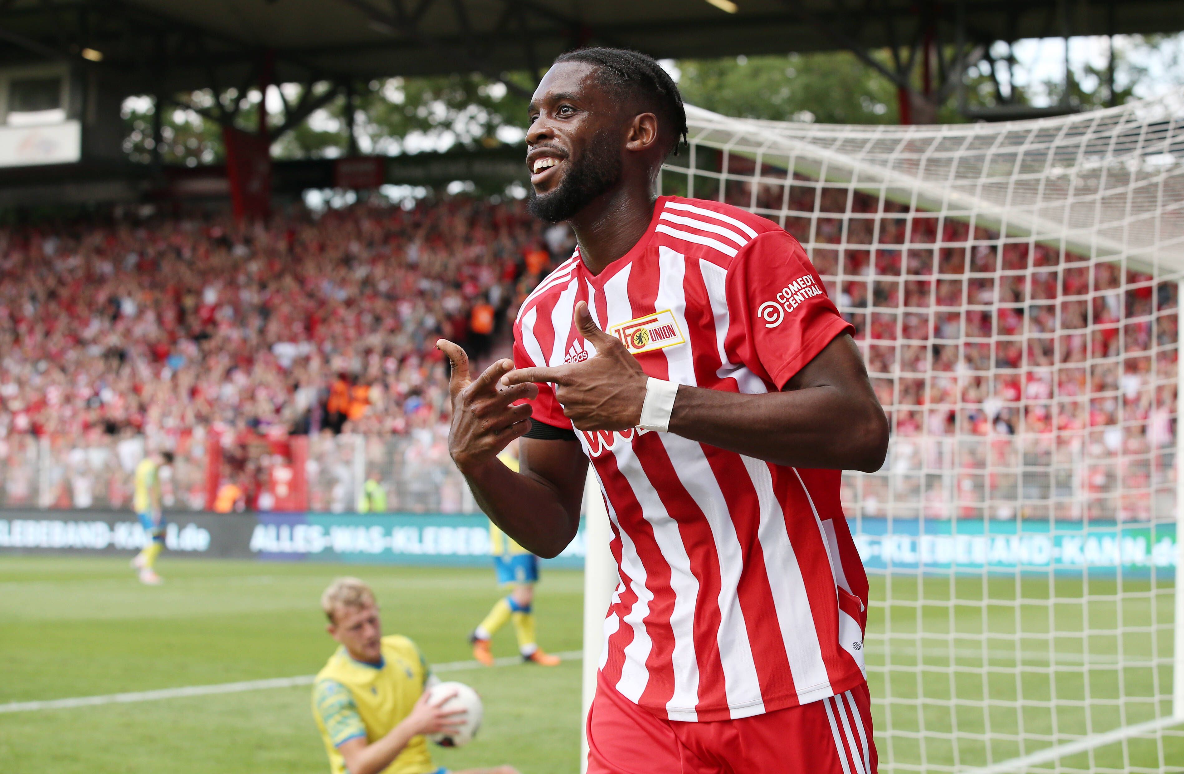 Angekommen beim 1. FC Union! Jordan Siebatcheu freut sich über sein Premieren-Tor