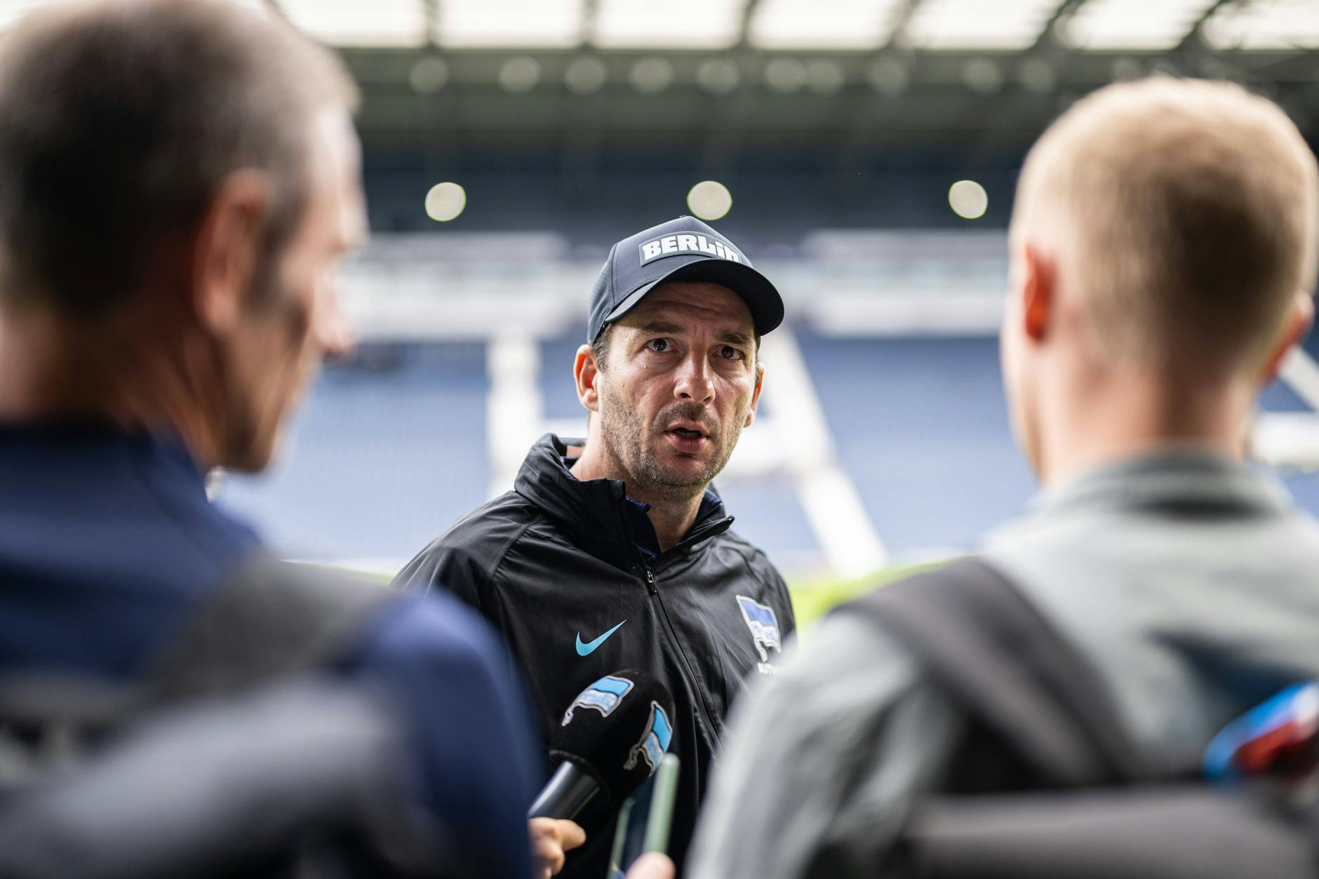 Hertha-Trainer Sandro Schwarz äußerte sich nach dem Testspiel gegen West Bromwich Albion und dem Ende das Trainingslagers positiv über die Fortschritte in der Mannschaft.