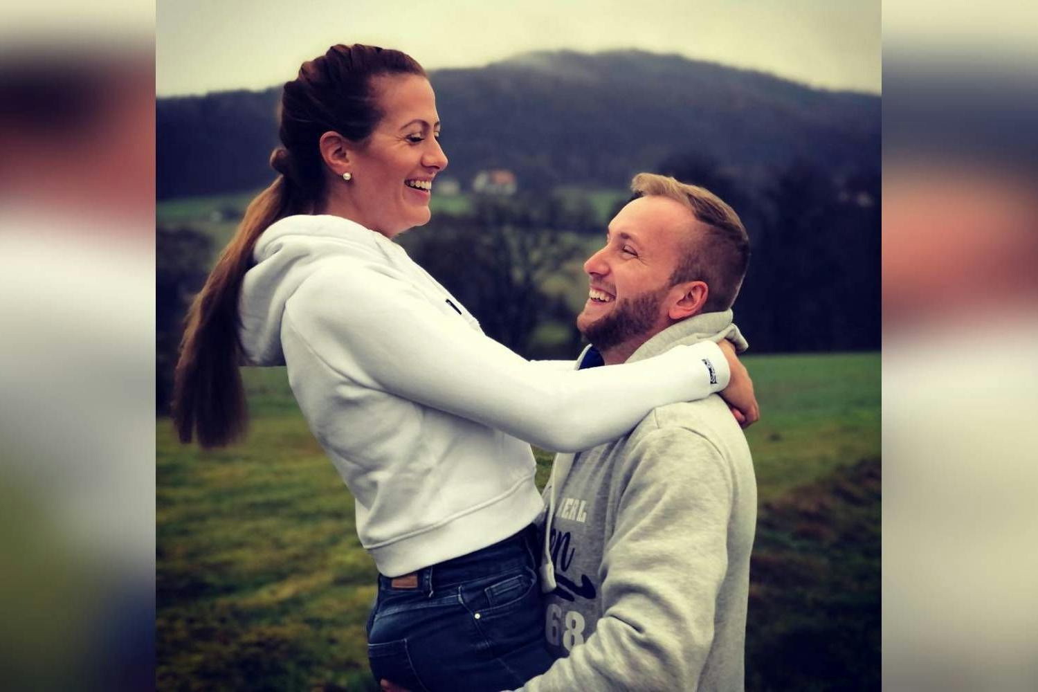 Denise Munding und Nils Dwortzak werden Eltern. Sie lernten sich bei Bauer sucht Frau kennen.