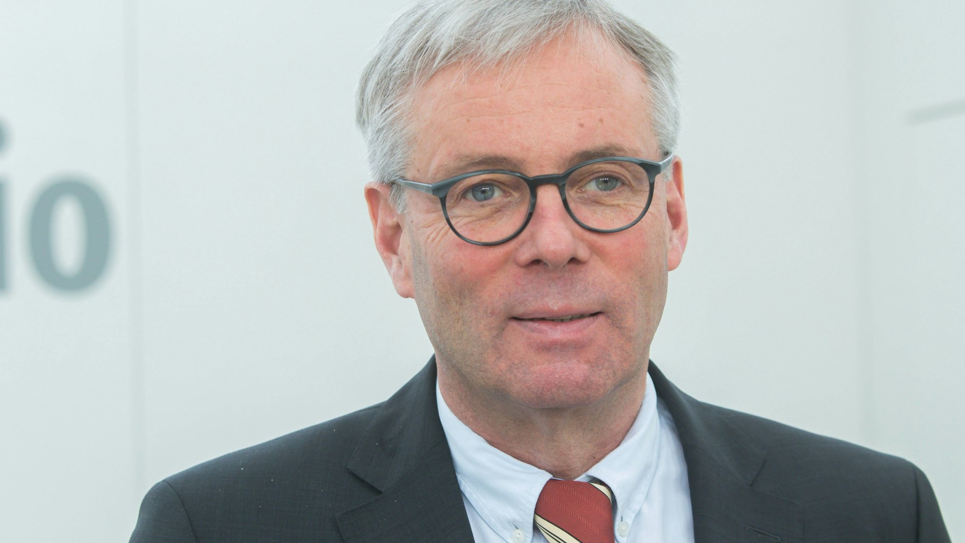 Prozessbeobachter Butz Peters hält die Beweislage bei den vier Angeklagten für „ziemlich eindeutig“, wegen der unzweifelhaften DNA-Spuren an der Schlossmauer.