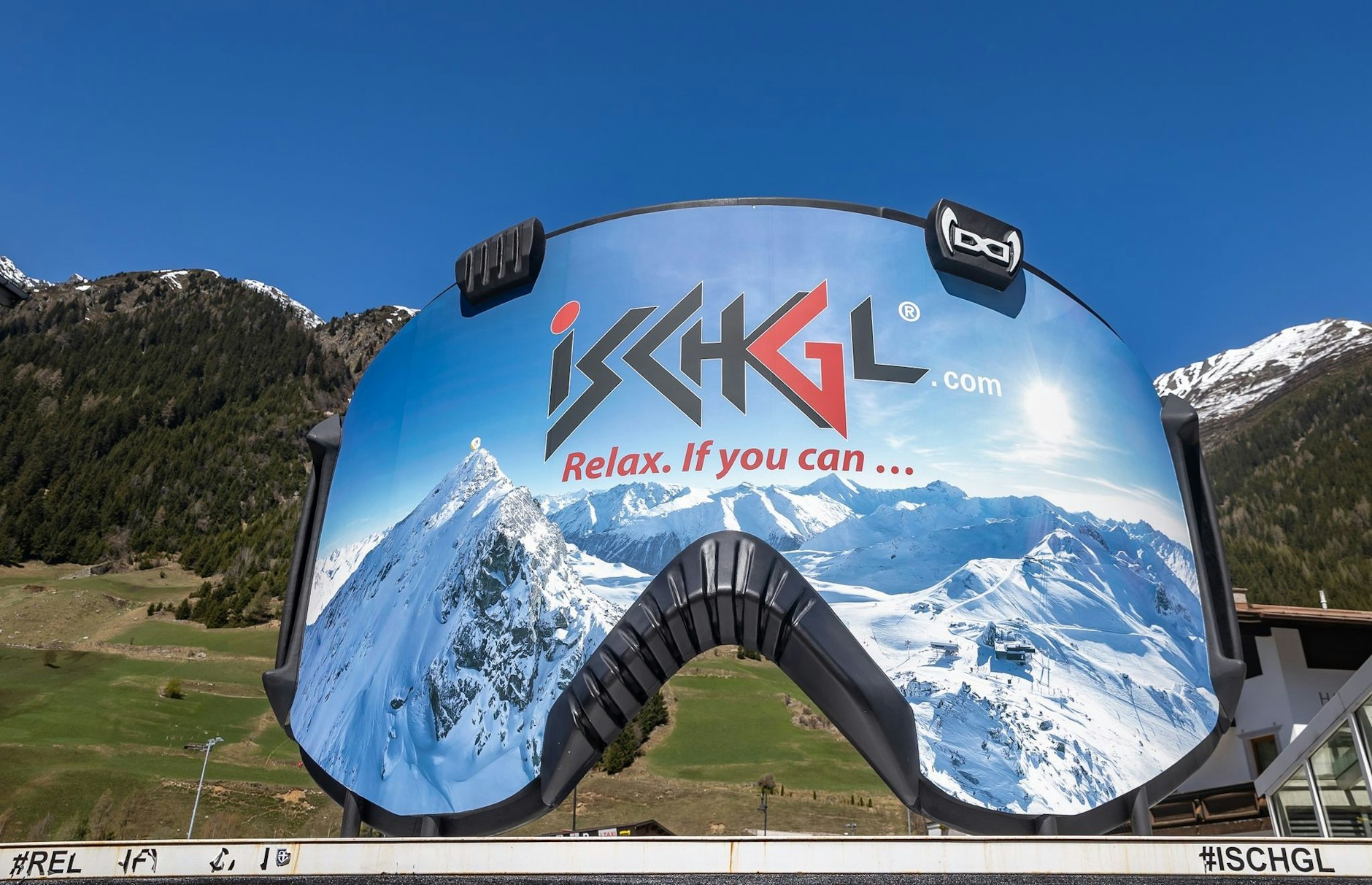 ARCHIV - Die Corona-Opfer von Ischgl können wieder auf Schadenersatz hoffen.  