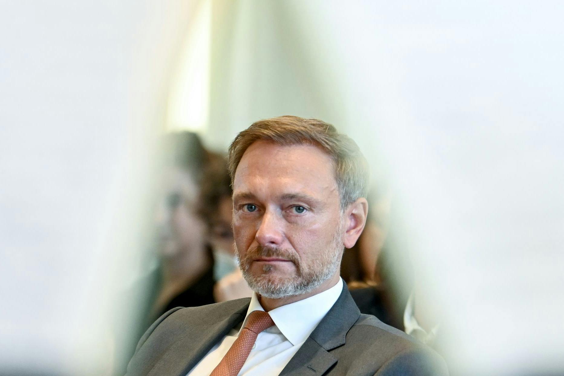 Bundesfinanzminister Christian Lindner (FDP) sagt, er hatte keinen regelmäßigen Kontakt mit dem Porsche-Chef.