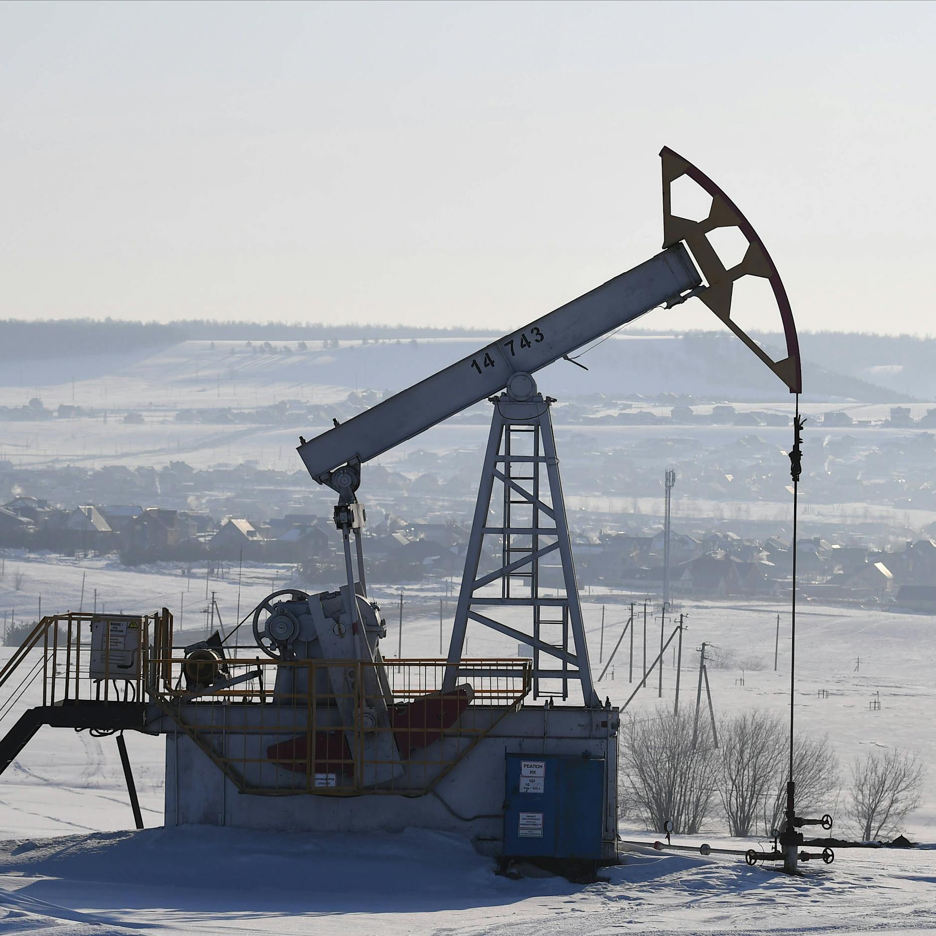 Studie zeigt: Jeden Tag macht die Ölindustrie Gewinne von drei Milliarden Dollar – und sichert somit ihre Macht!