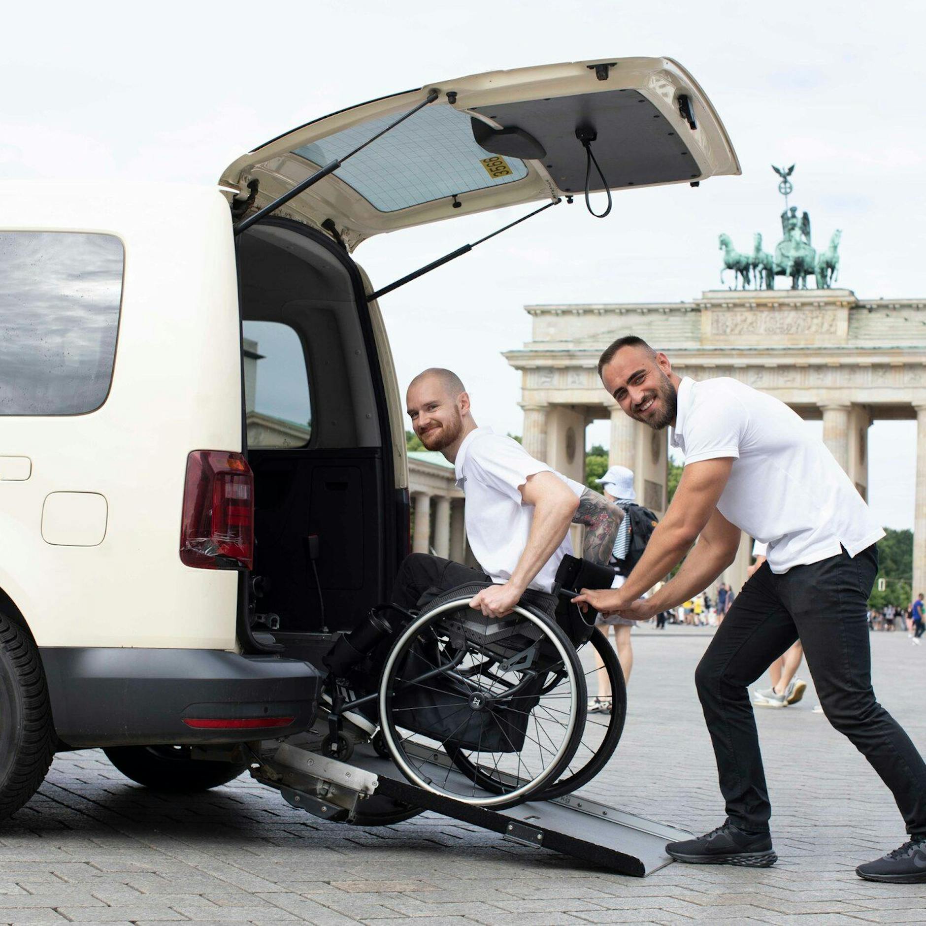 Image - Jetzt kann man bei Uber in Berlin und Hamburg auch Rollstuhltaxis buchen