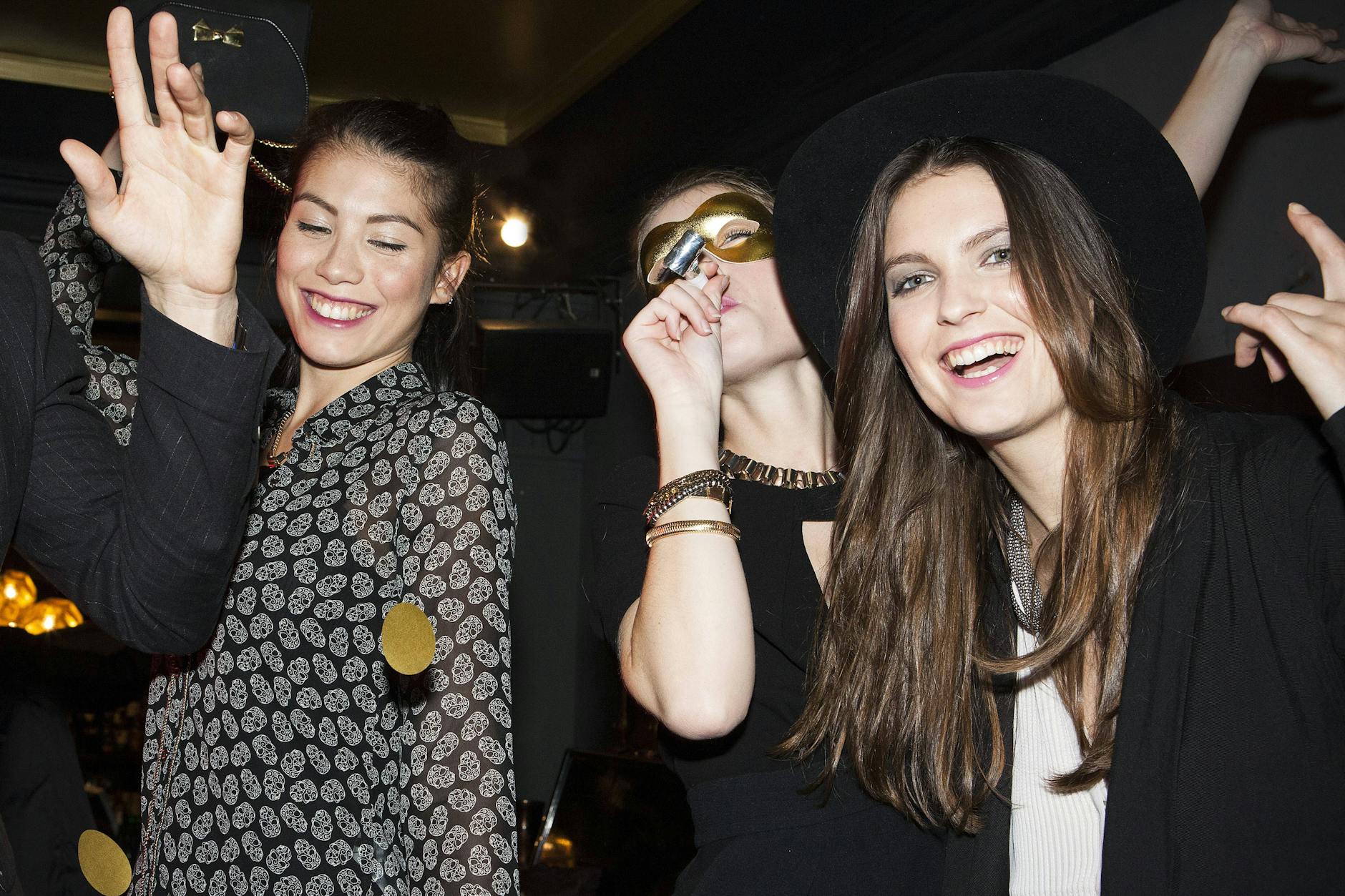 Feiern war im Lockdown 2021 streng verboten. Nicht jeder hielt sich daran. (Symbolbild)