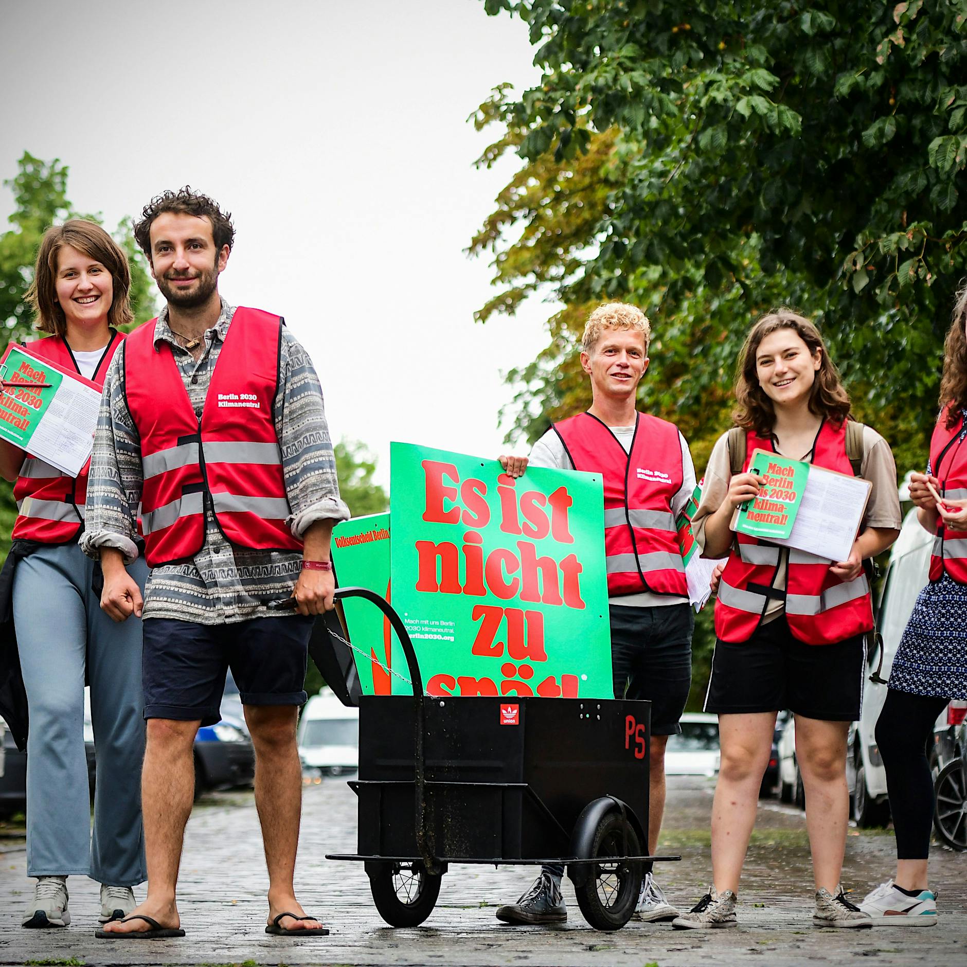 „Weil wir es müssen“: Unterwegs mit den Kämpfern der Initiative Klimaneustart in Berlin