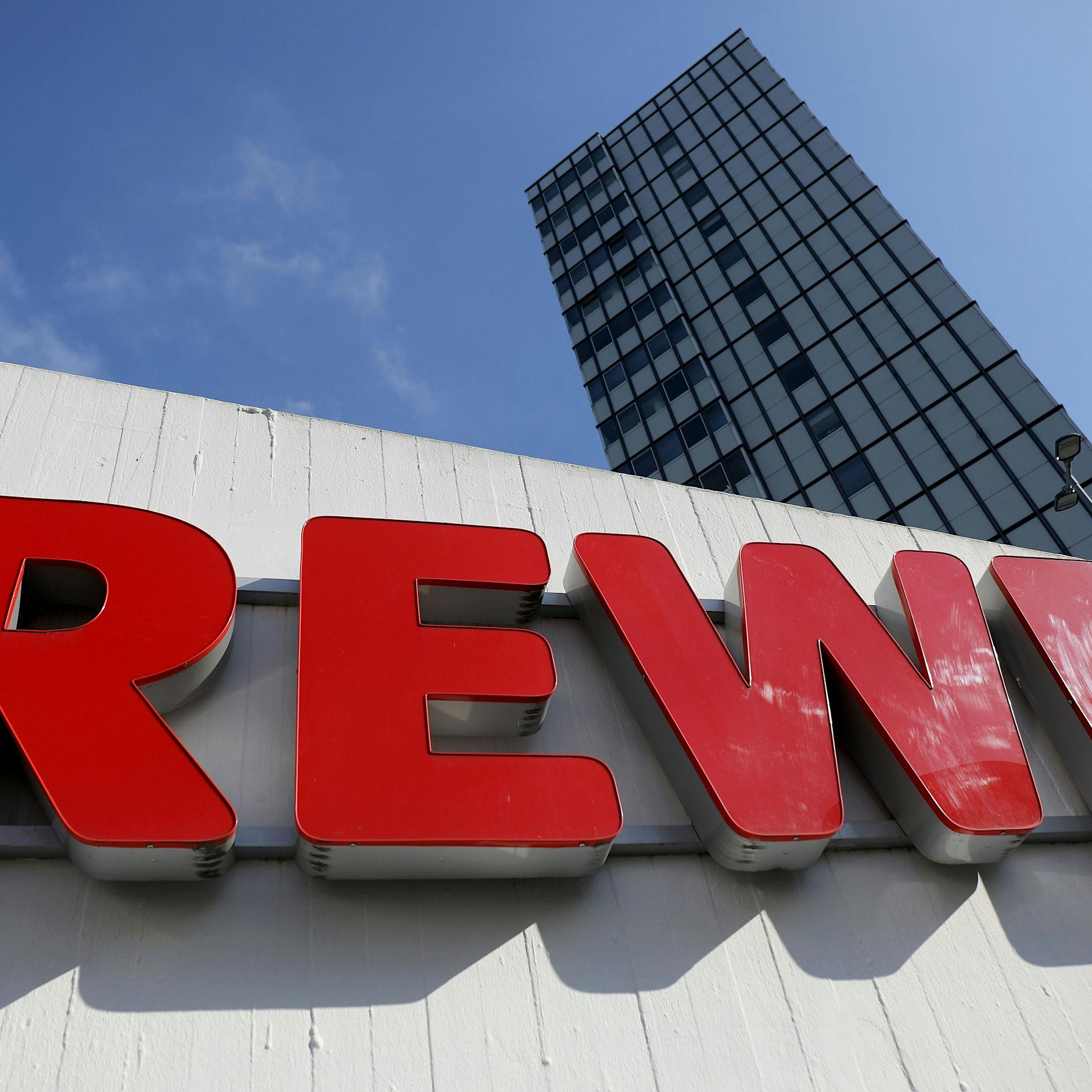 Rewe macht Schluss mit der Zettelwirtschaft: Werbung soll digitaler werden!
