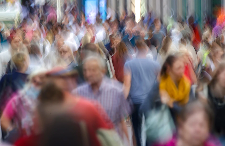 ARCHIV - Laut einer neuen Studie hat sich bis zum Jahreswechsel 2021/22 geschätzt rund jeder zehnte Erwachsene in Deutschland mit dem Coronavirus Sars-CoV-2 angesteckt.  