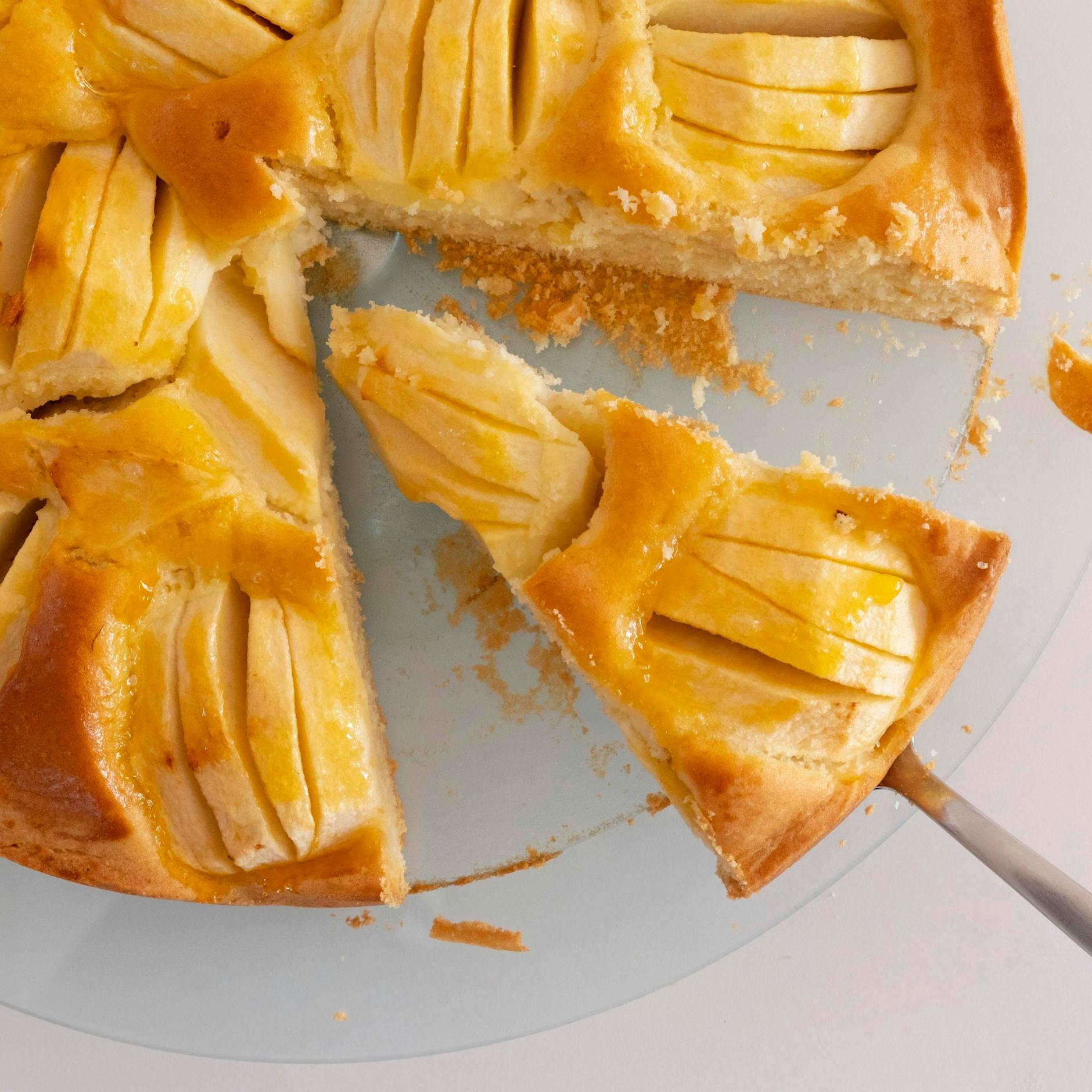 Geniales Rezept! So geht der beste und schnellste Apfelkuchen der Welt… So locker, so leicht – Sie werden ihn lieben