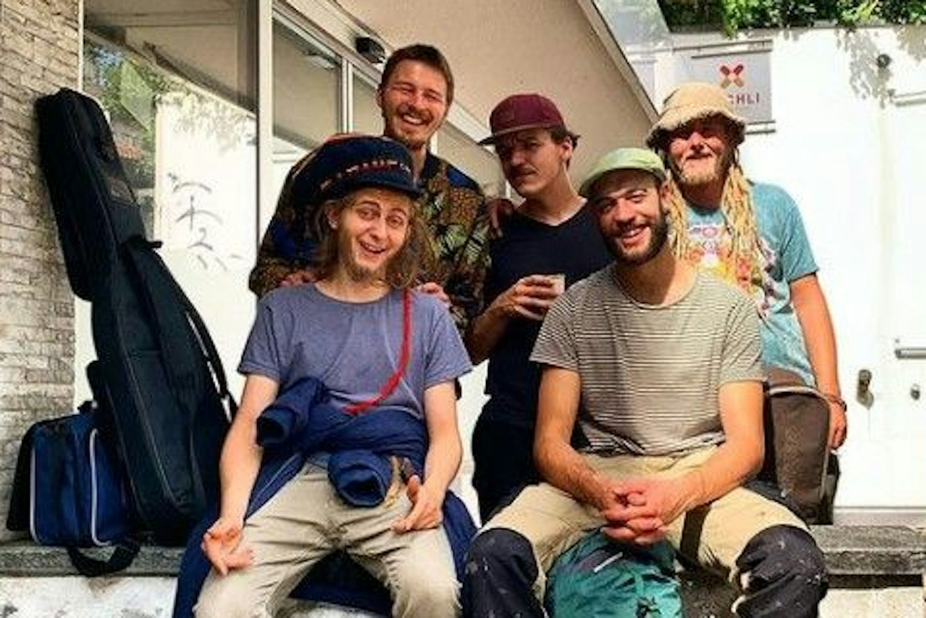 Die Band Lauwarm mit Dominik Plumettaz ganz vorne rechts