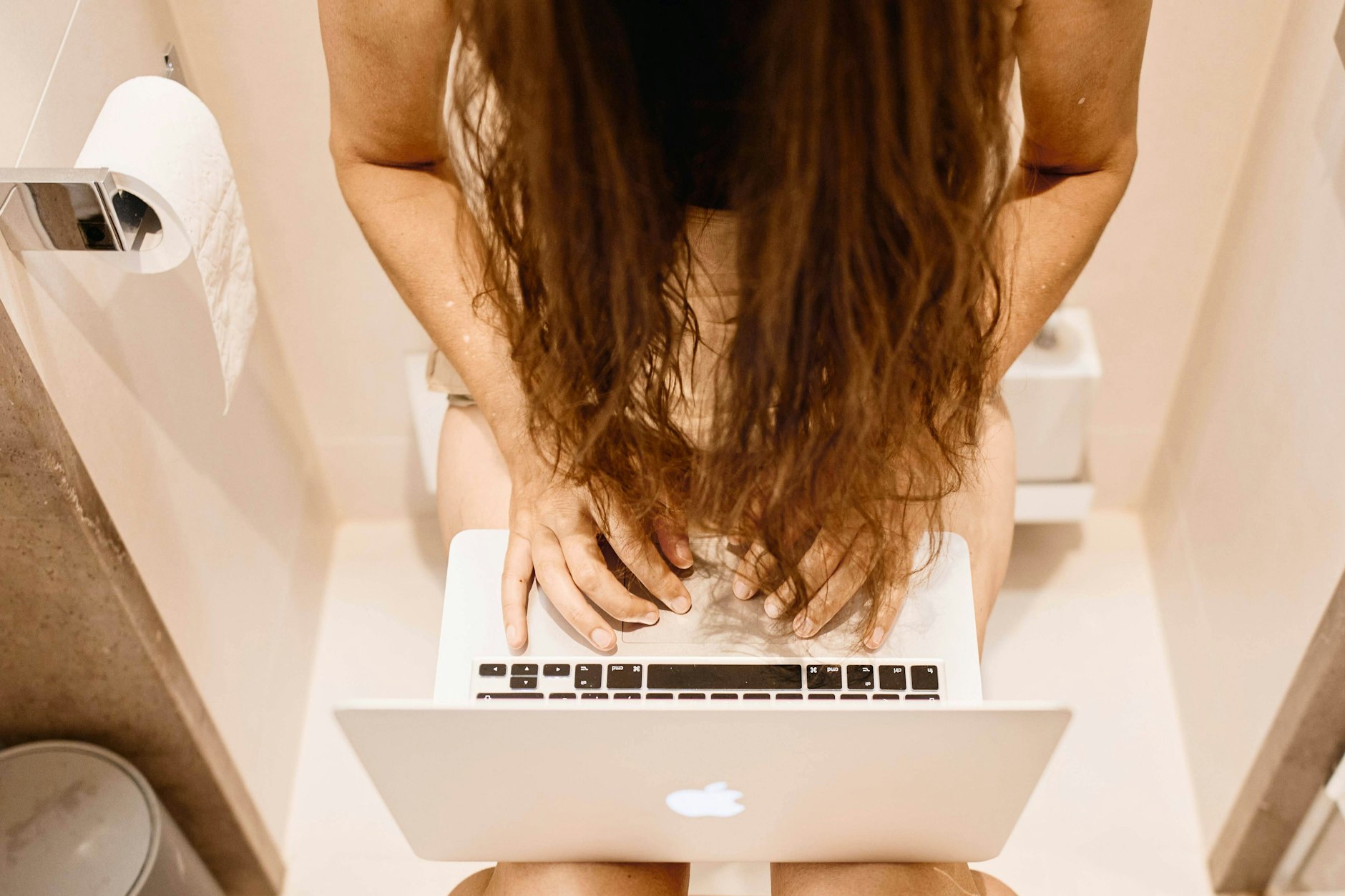 Ein Wirt auf Mallorca hat ersten Erkenntnissen zufolge Frauen heimlich auf der Bar-Toilette gefilmt (Symbolbild).