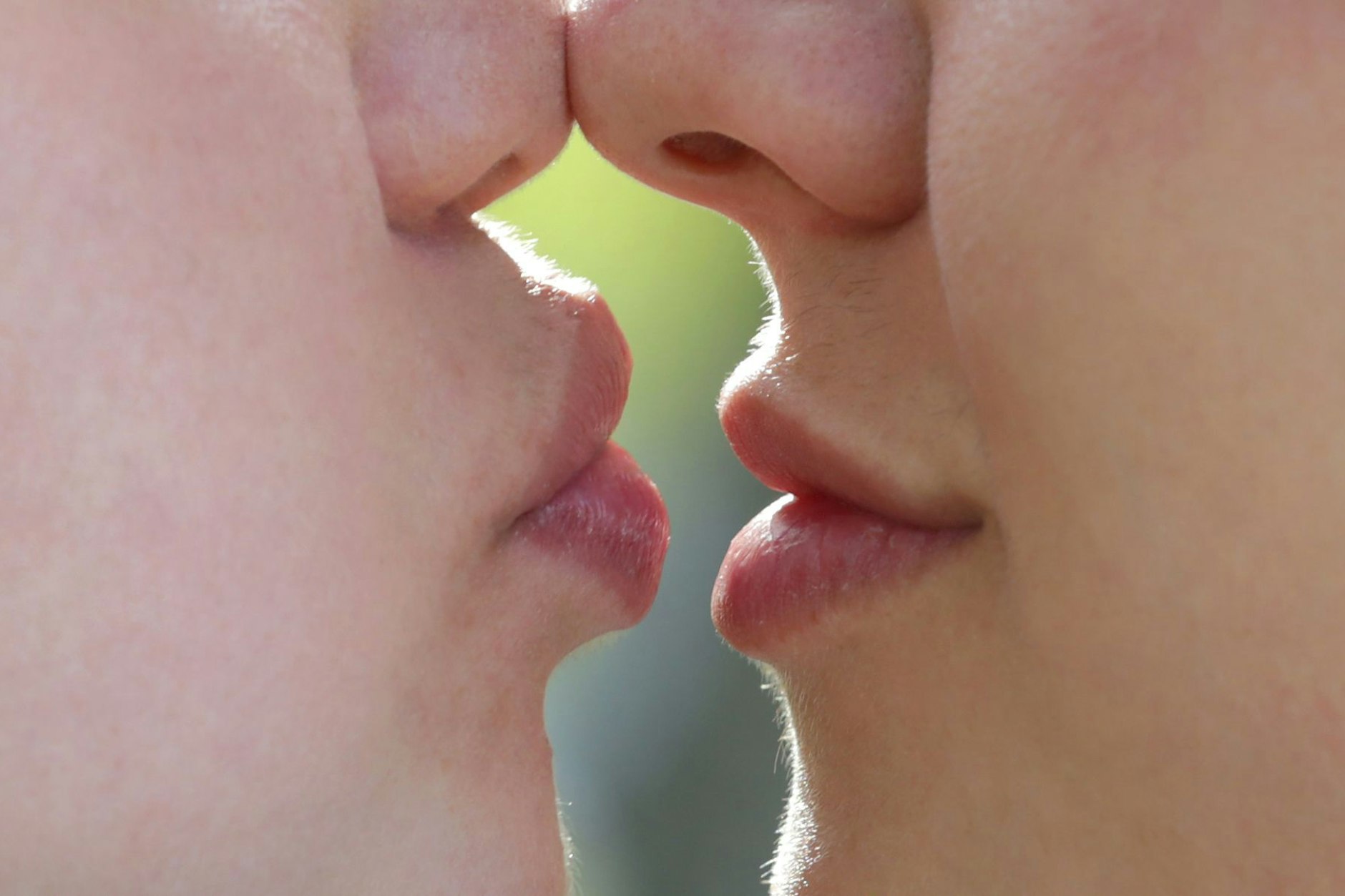 Das romantische Küssen ist in der Menschheitsgeschichte ein relativ moderner Brauch (Symbolbild).