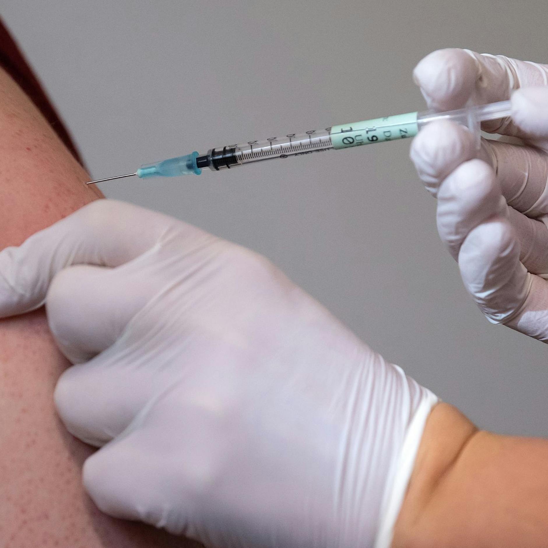 Chef der Krankenhausgesellschaft: Teil-Impfpflicht ohne Nutzen