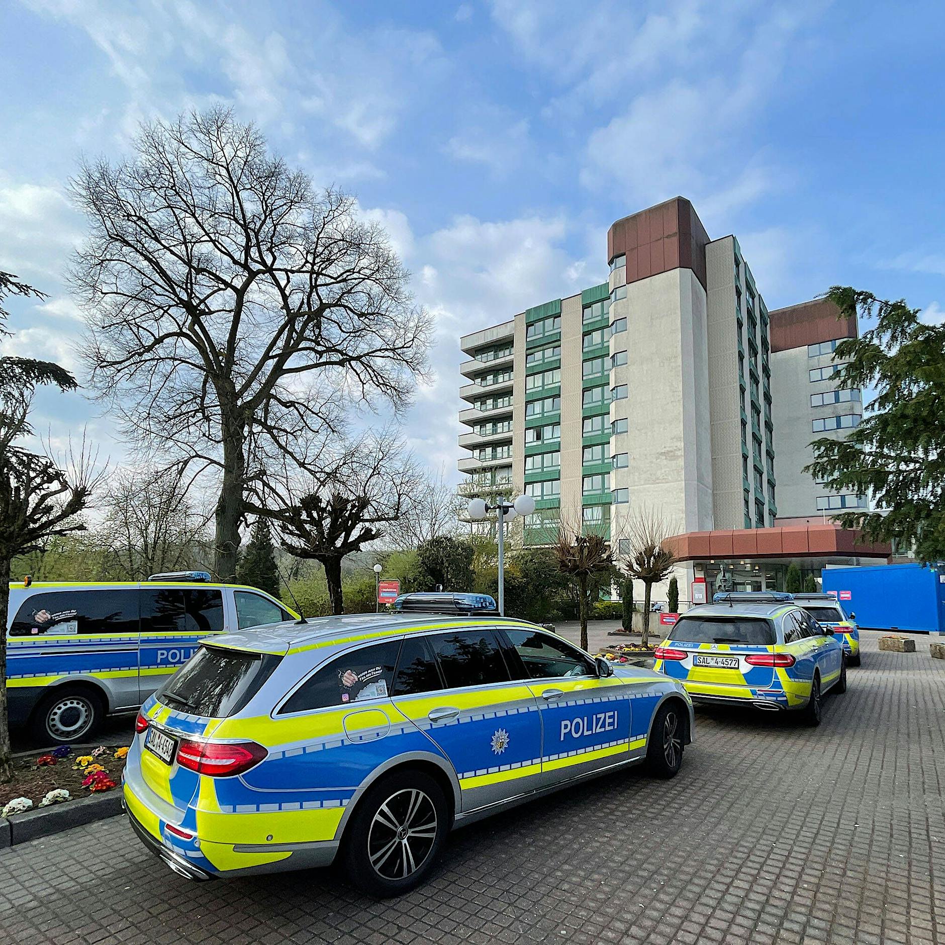 Von FKK zur JVA: Betrunkener Intensivpatient flieht nackt vor der Polizei