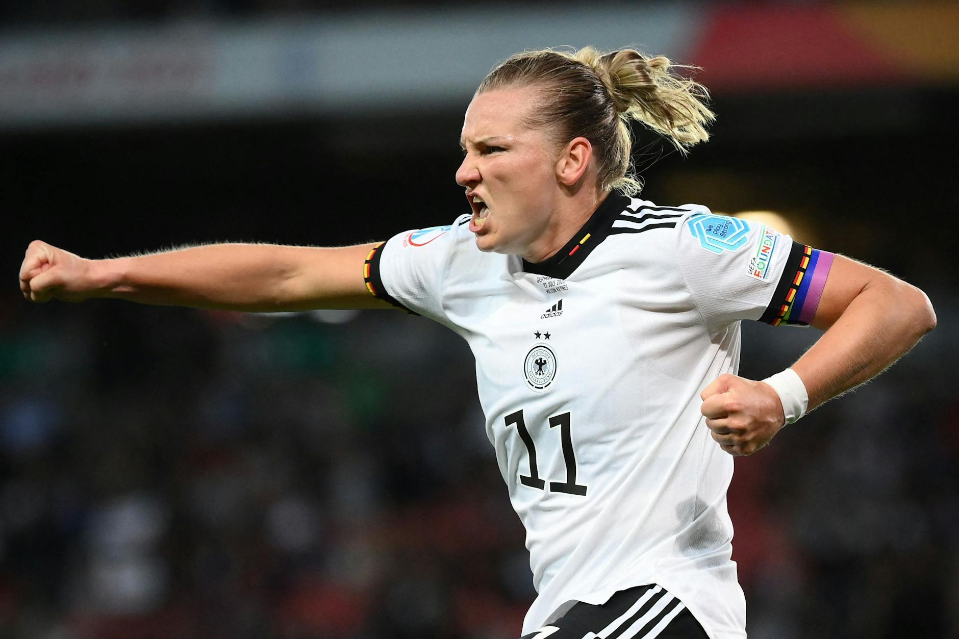 Was für eine Körpersprache: DFB-Kapitänin Alexandra Popp. Doch trotz Top-Leistung bleibt die Bezahlung mau.