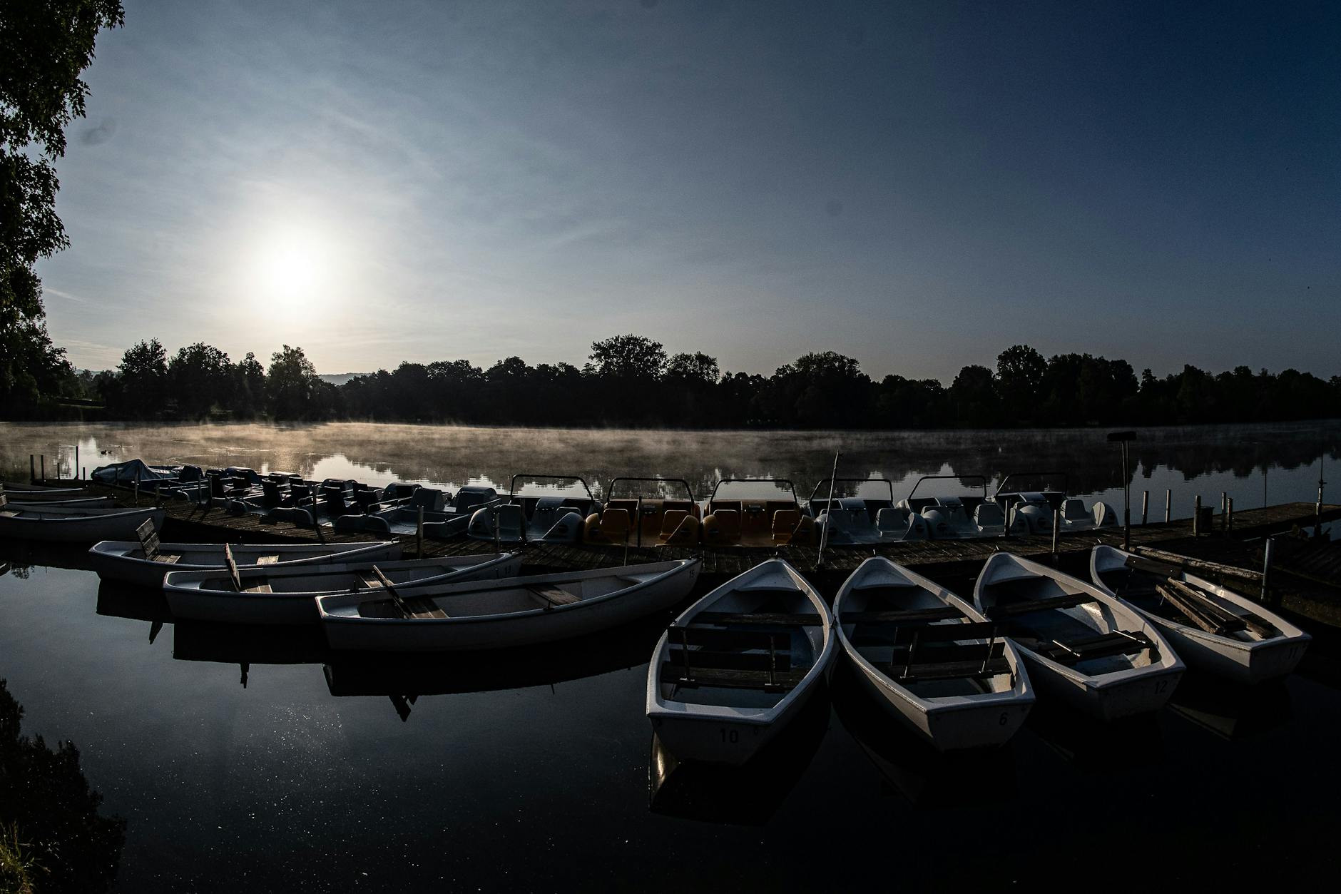 Der Morgen an einem Steg am Göttinger Kiessee