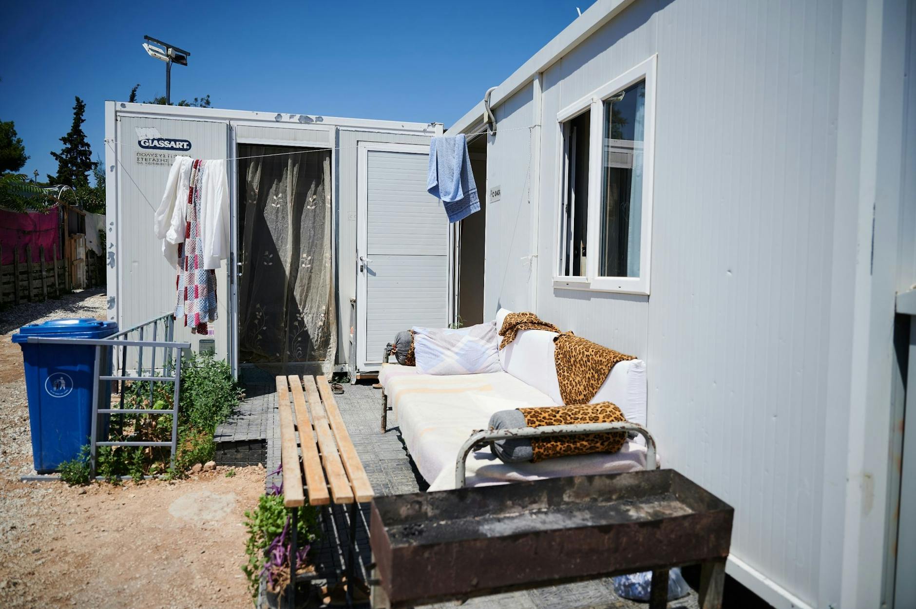 Container im Flüchtlingslager Schisto.