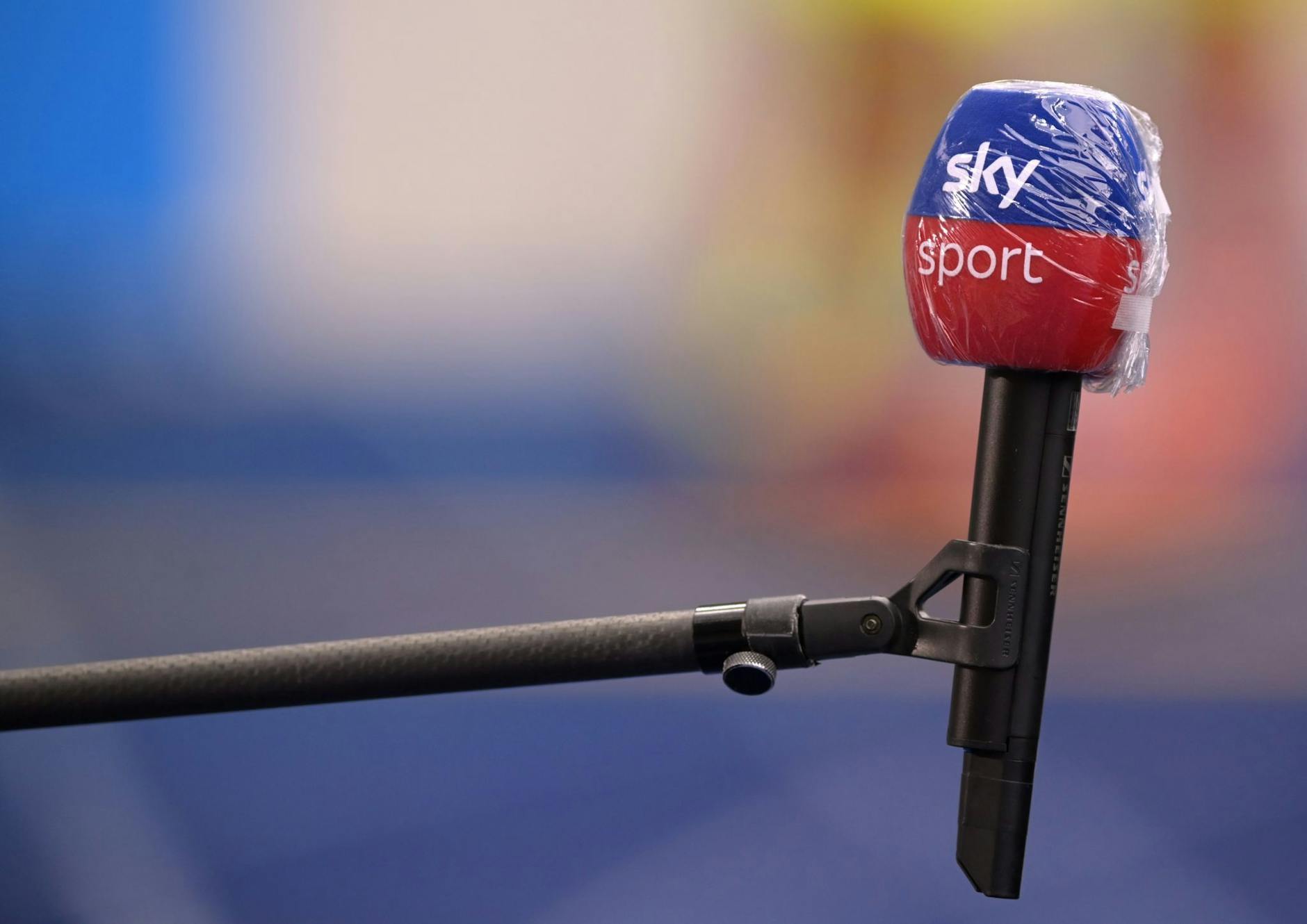 ARCHIV - Sky hat Interesse an den TV-Rechten der Fußball-Bundesliga der Frauen. a