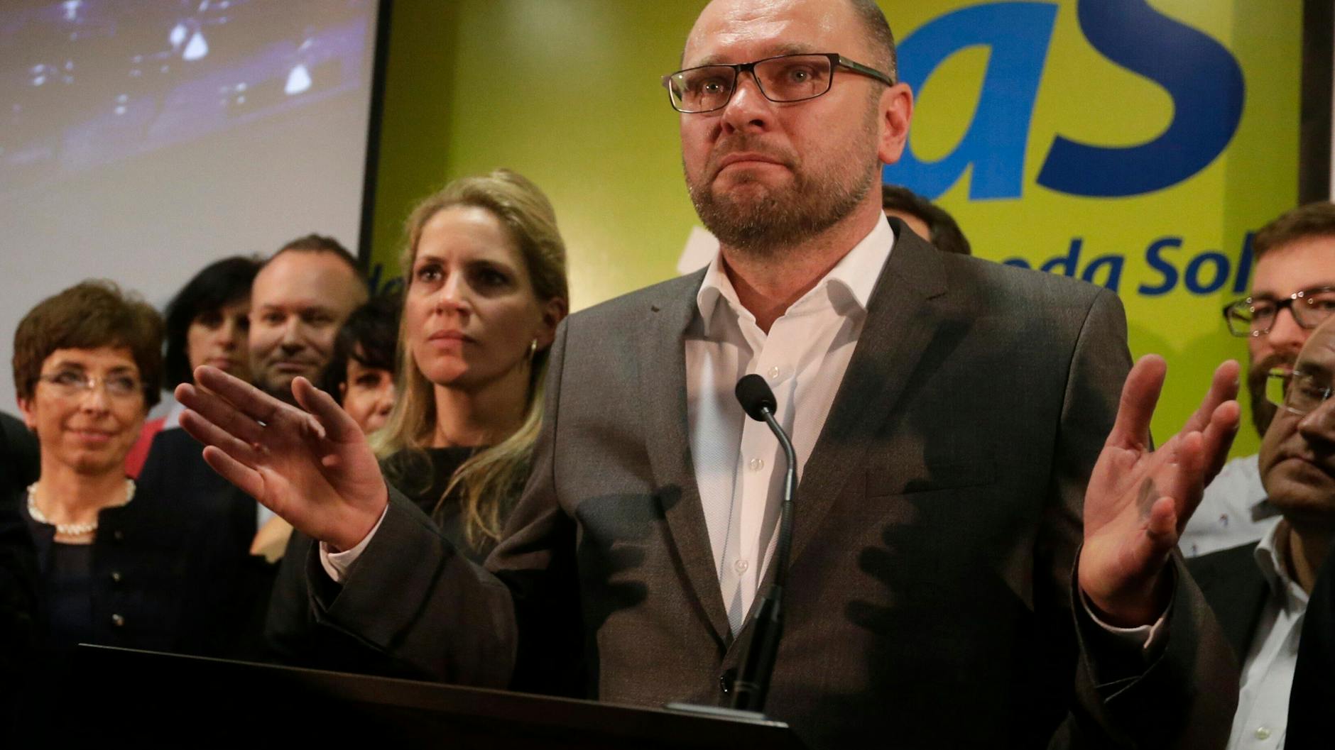 Der slowakische Wirtschaftsminister Richard Sulík forderte Deutschland auf, abgeschaltete AKWs wieder in Betrieb zu nehmen.