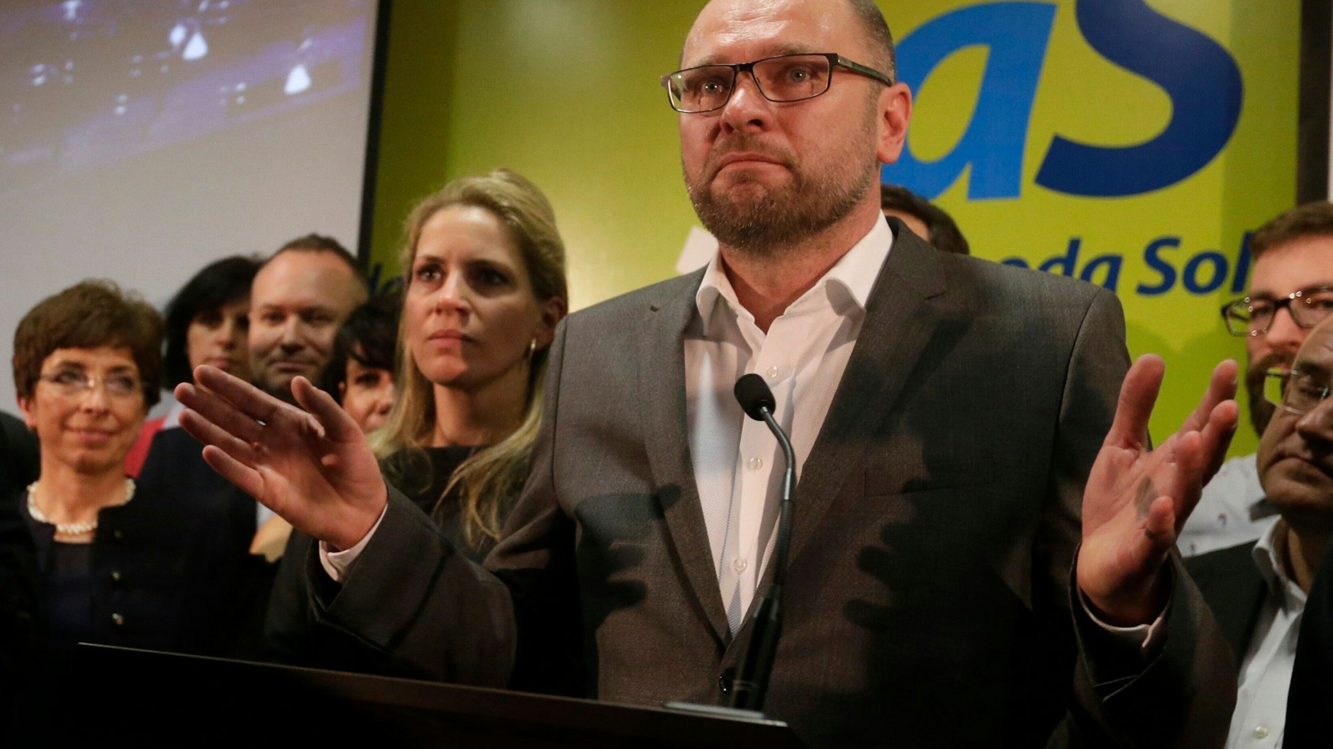 Der slowakische Wirtschaftsminister Richard Sulík forderte Deutschland auf, abgeschaltete AKWs wieder in Betrieb zu nehmen.