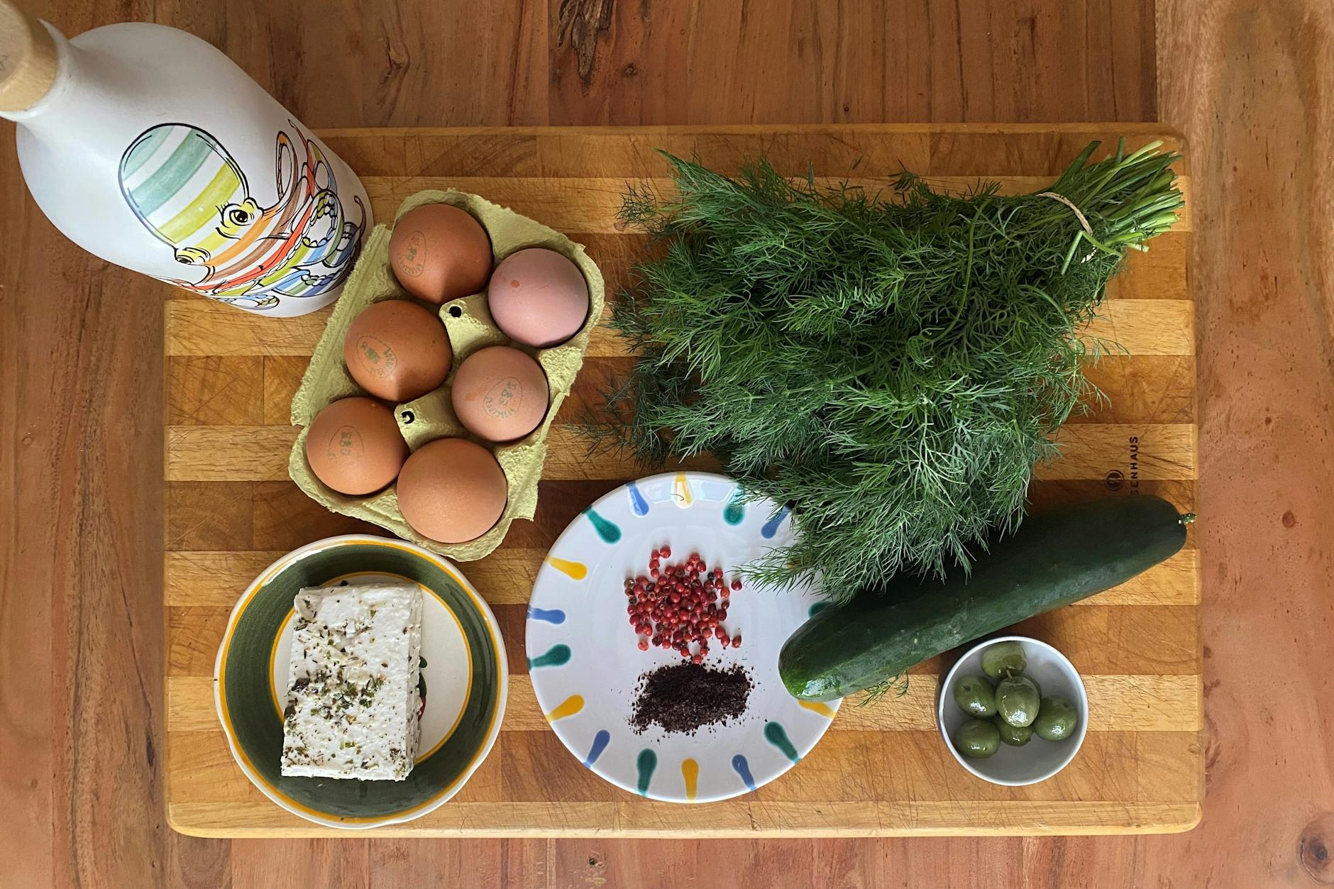 Wenige Zutaten und ein bisschen handwerkliches Geschick: Das sind die Grundlagen für unser türkisches Omelett.