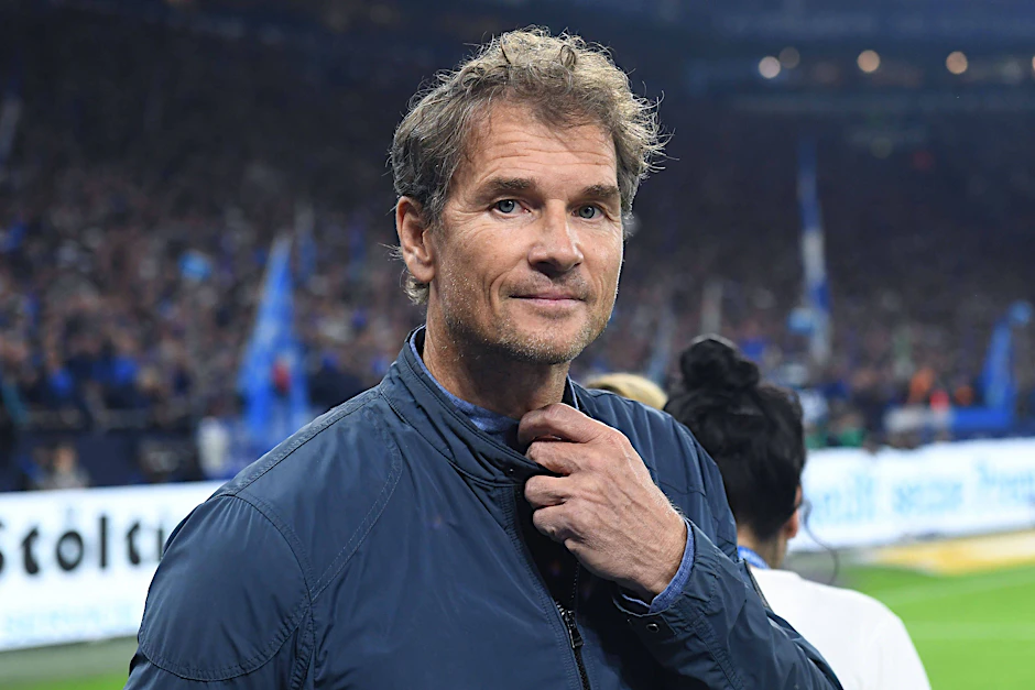 Will man so einen als Nachbarn haben? Der frühere Torwart Jens Lehmann im freien Fall.