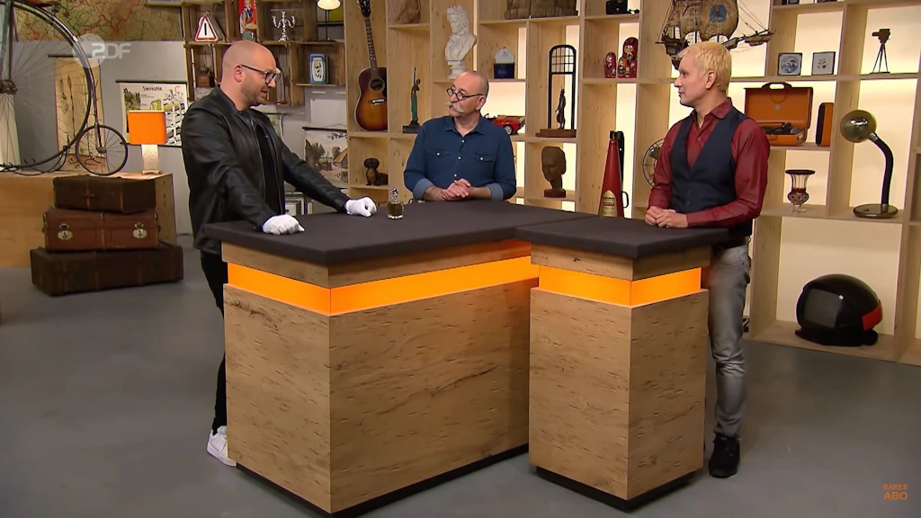 Hammer bei „Bares für Rares“: Wunschpreis und Expertise gesprengt! DARUM bringt dieses Fläschchen die Händler zum Jubeln