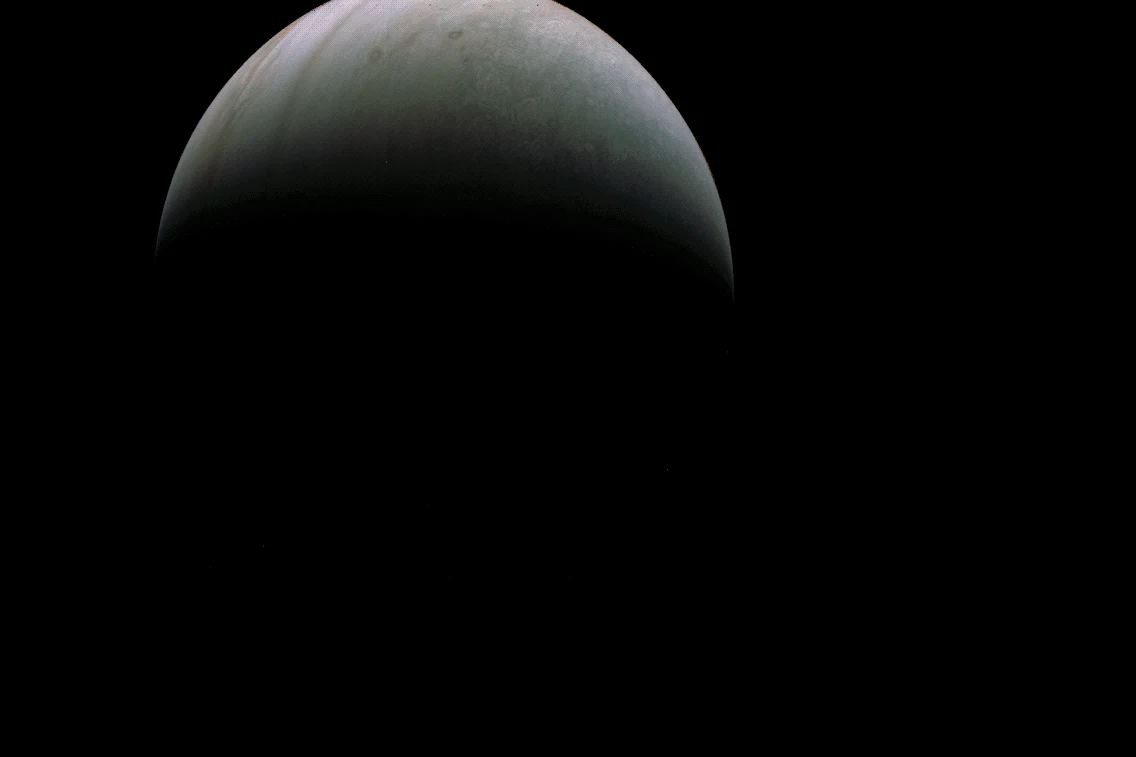 Die Juno-Mission der Nasa hat ihren 41. Vorbeiflug am Jupiter absolviert. Ihr Junocam-Instrument hat eingefangen, wie es aussehen würde, wenn man mit der Raumsonde mitfliegen würde.