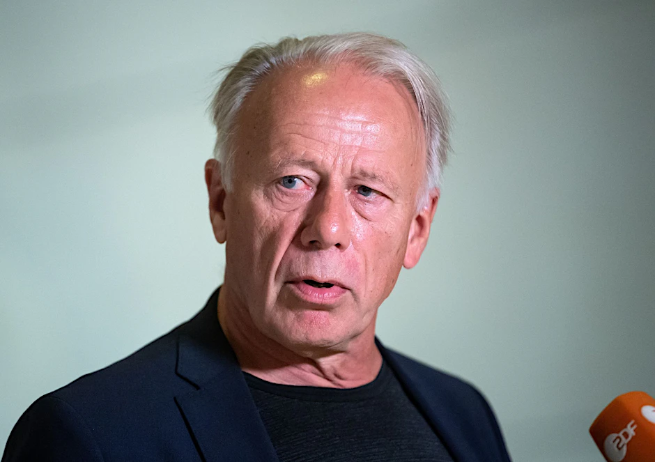 ARCHIV - Der Grünen-Politiker spricht sich gegen eine AKW-Laufzeitverlängerung aus.  