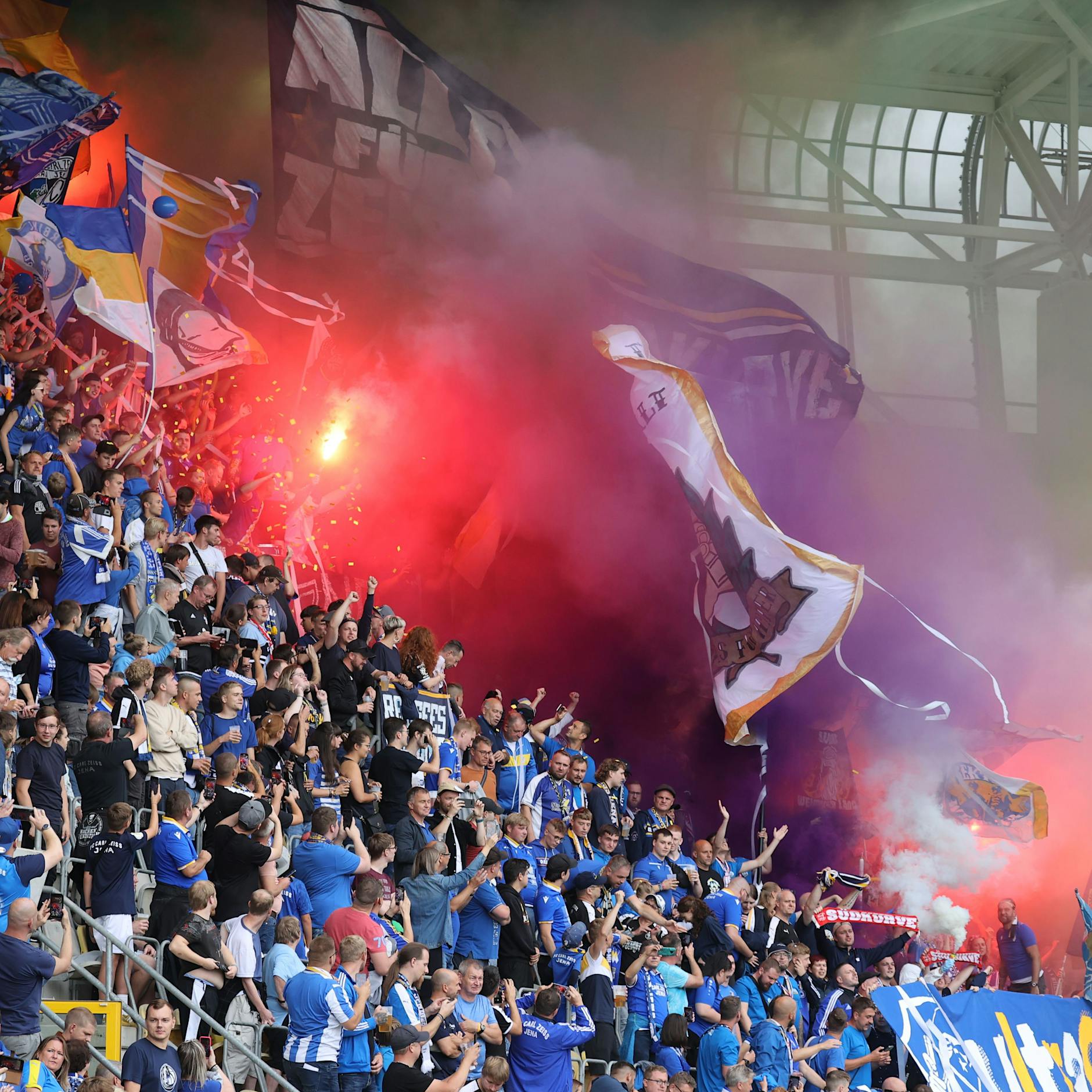 Randale beim Pokalspiel! Jena-Fans attackieren Wolfsburgs Profis nach dem Abpfiff