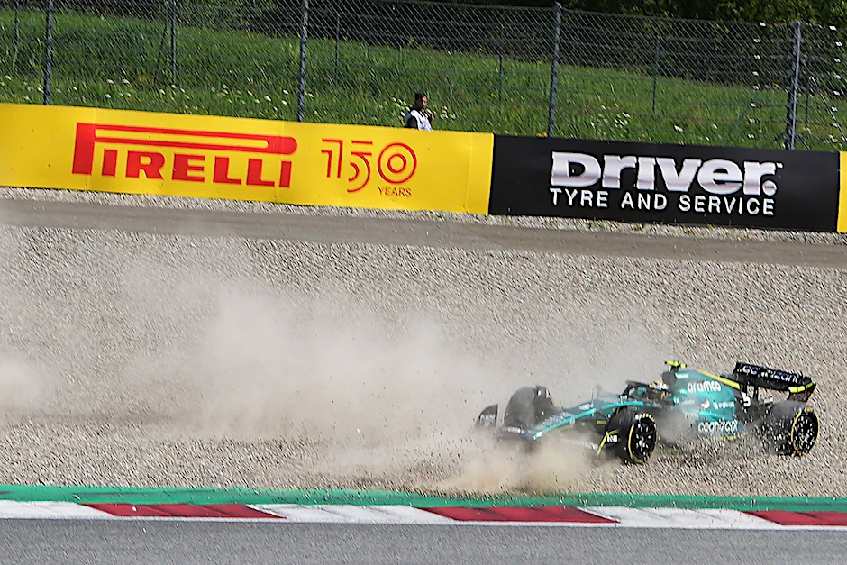 Das Team Aston Martin hat zwei Mitarbeitende entlassen.  ild