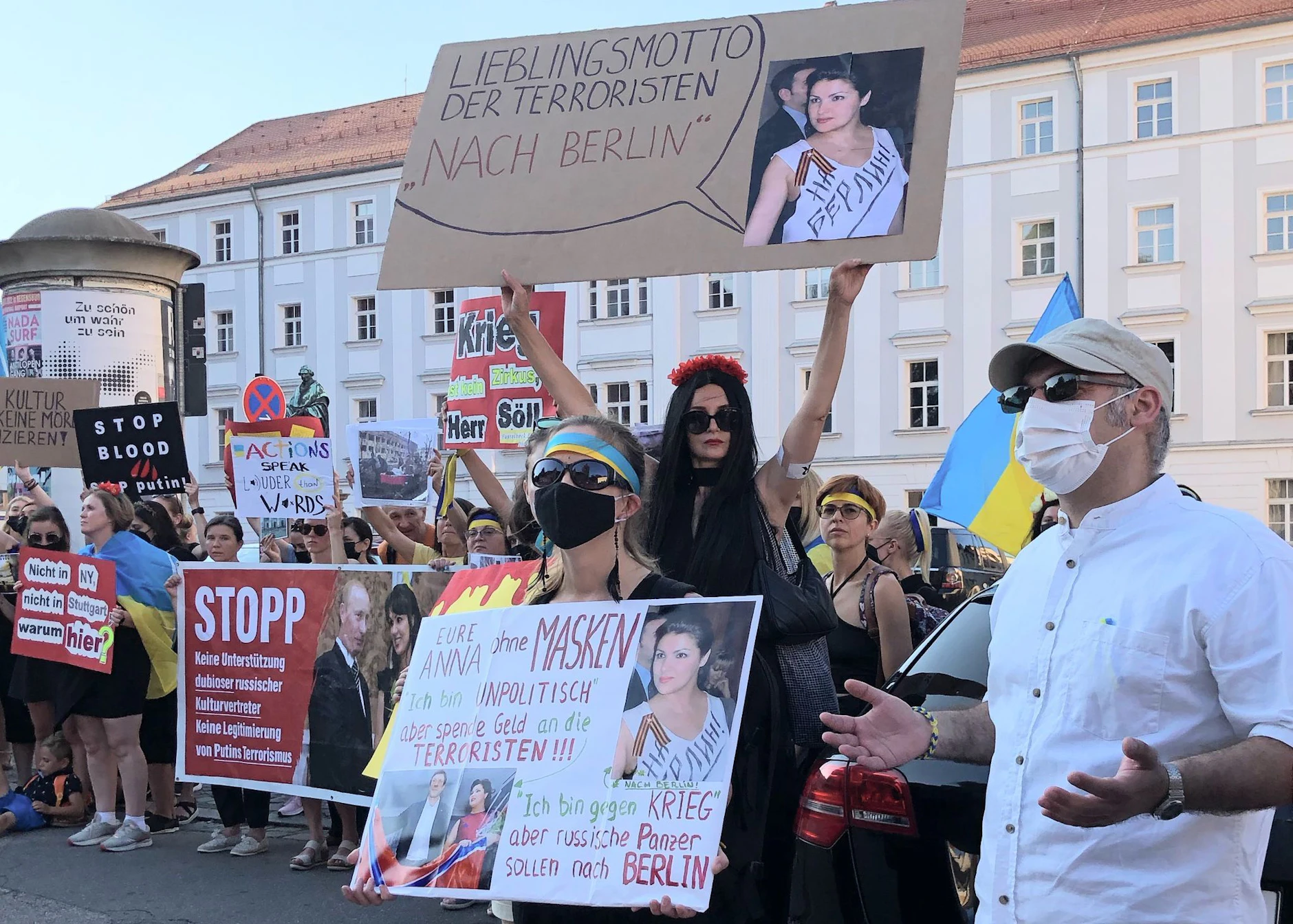 Gro er Jubel Stiller Protest Anna Netrebko In Regensburg