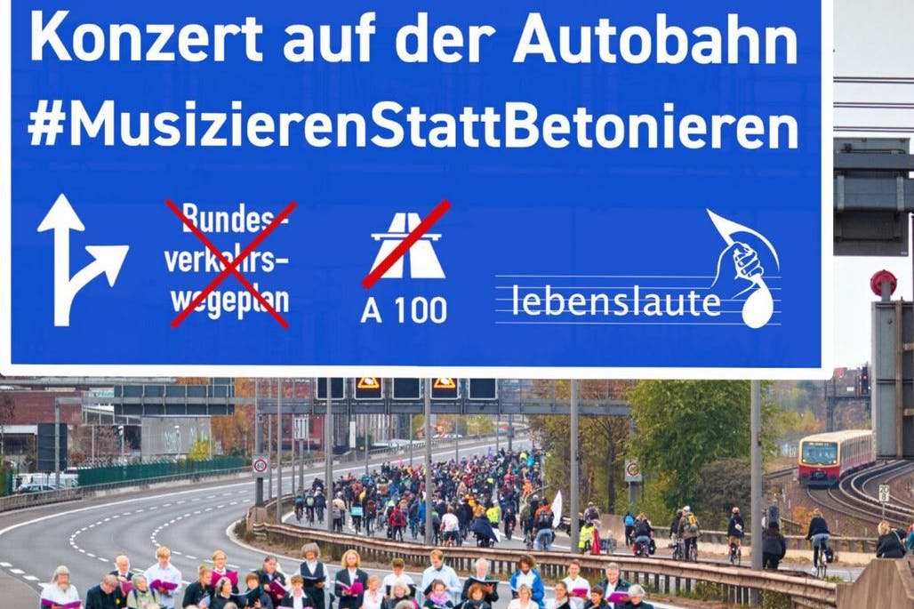 So protestieren die Musiker bereits auf ihrem Flyer gegen den Weiterbau der A100.