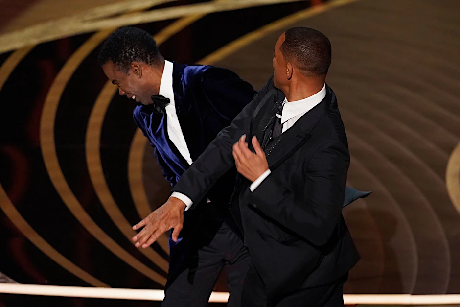 ARCHIV - Will Smith verpasste Chris Rock bei der Oscar-Verleihung eine Ohrfeige.  