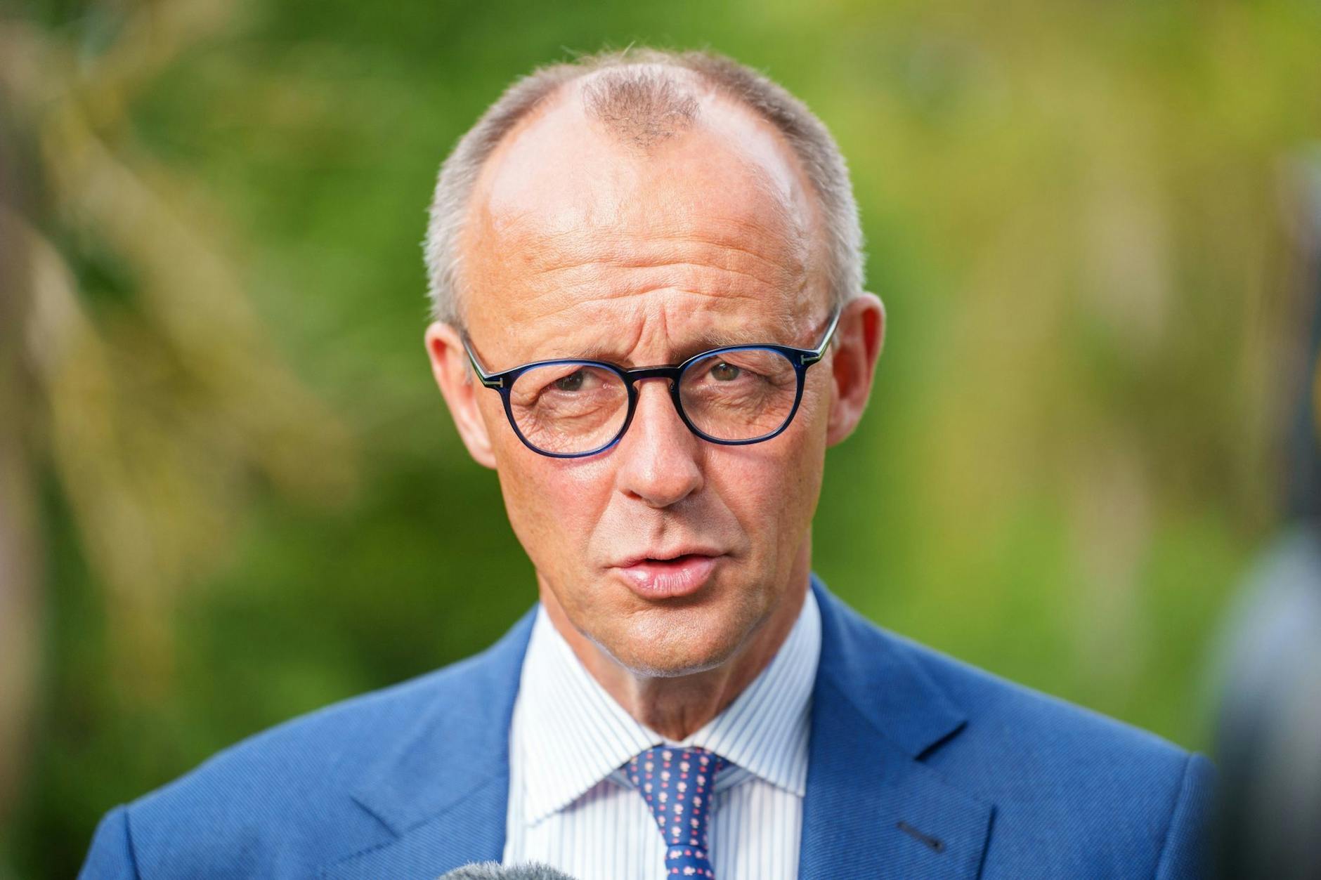 CDU-Chef Friedrich Merz äußert sich nun zur „Reichsbürger“-Razzia. 