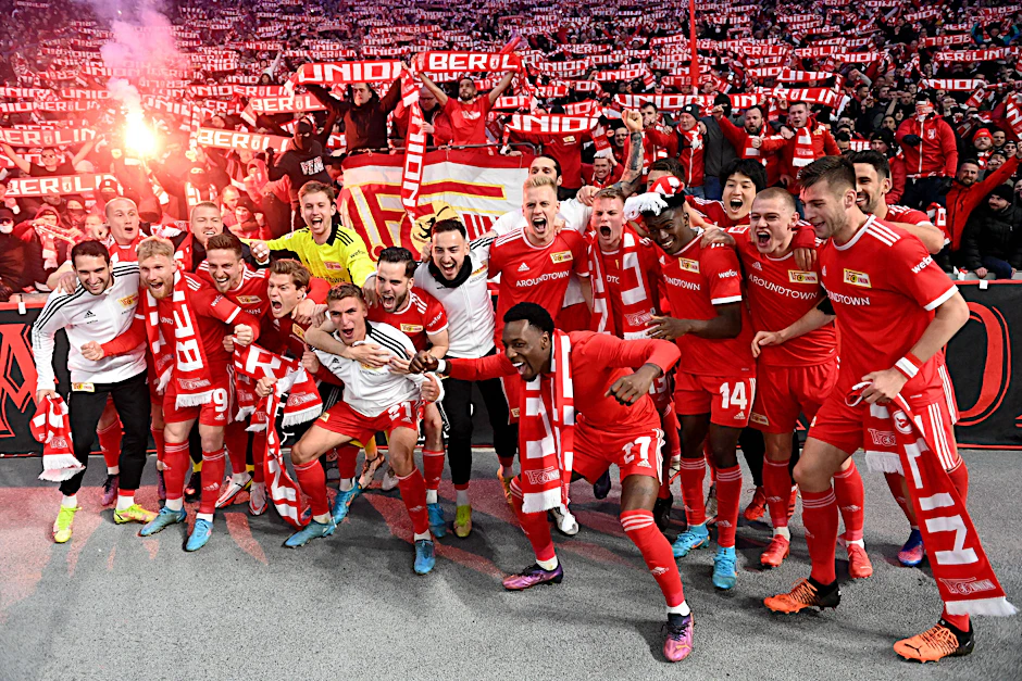 Das bislang letzte Derby gegen Hertha BSC konnte der 1. FC Union im Olympiastadion deutlich für sich entscheiden und mit den Fans ausgelassen feiern.