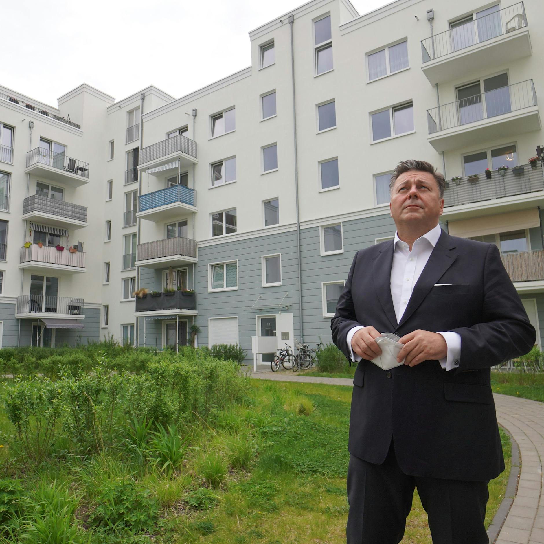 Grüne und Linke wollen Bausenator Andreas Geisel (SPD) stoppen: Mit uns werden keine Eigentumswohnungen gebaut!