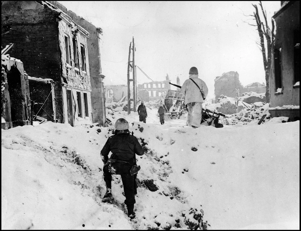 Ralf Rothmanns Roman „Die Nacht unterm Schnee“: Was vom Krieg übrig bleibt