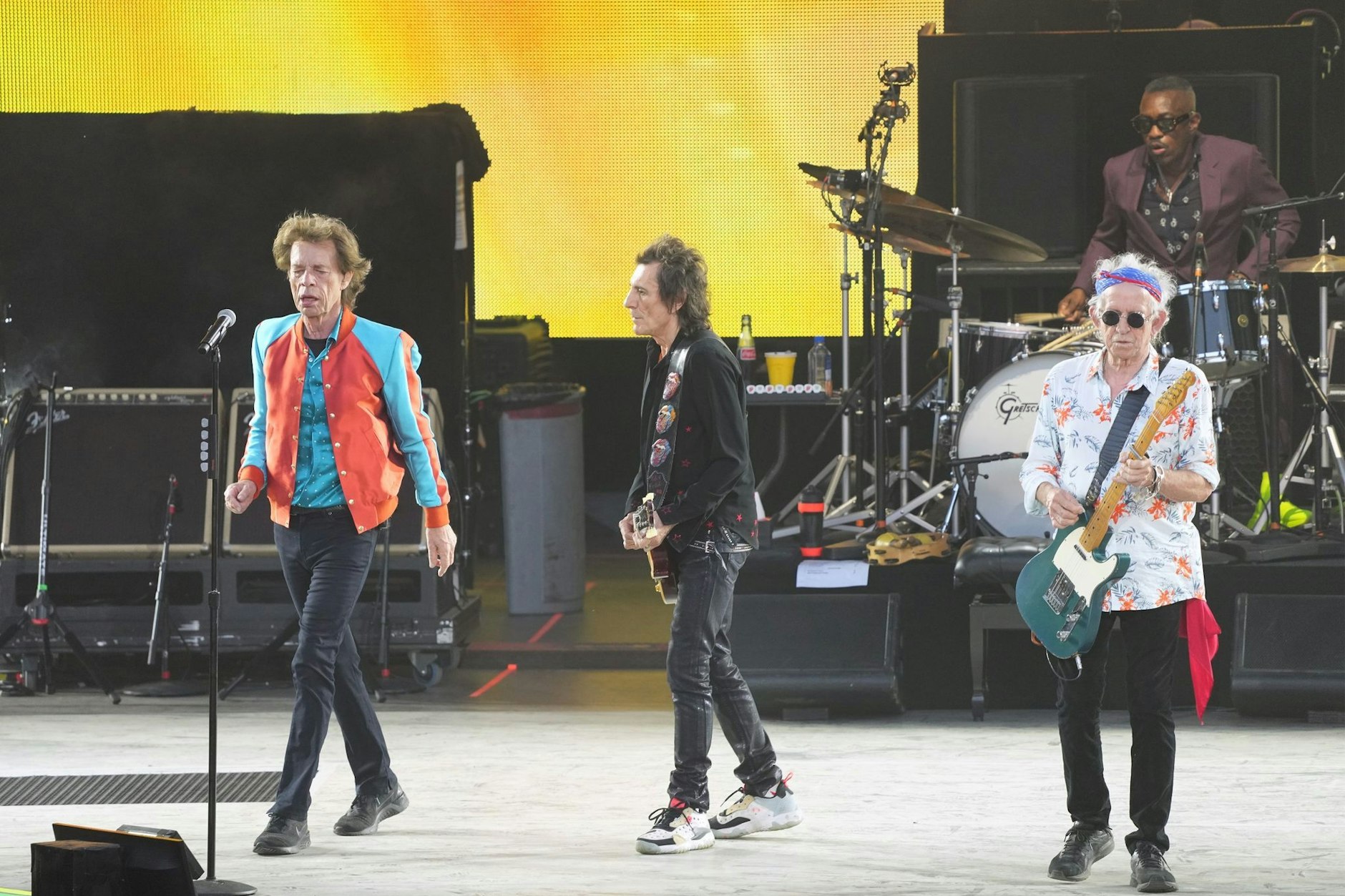 Mick Jagger (l-r), Ron Wood und Keith Richards von der britischen Band The Rolling Stones auf der Berliner Waldbühne.