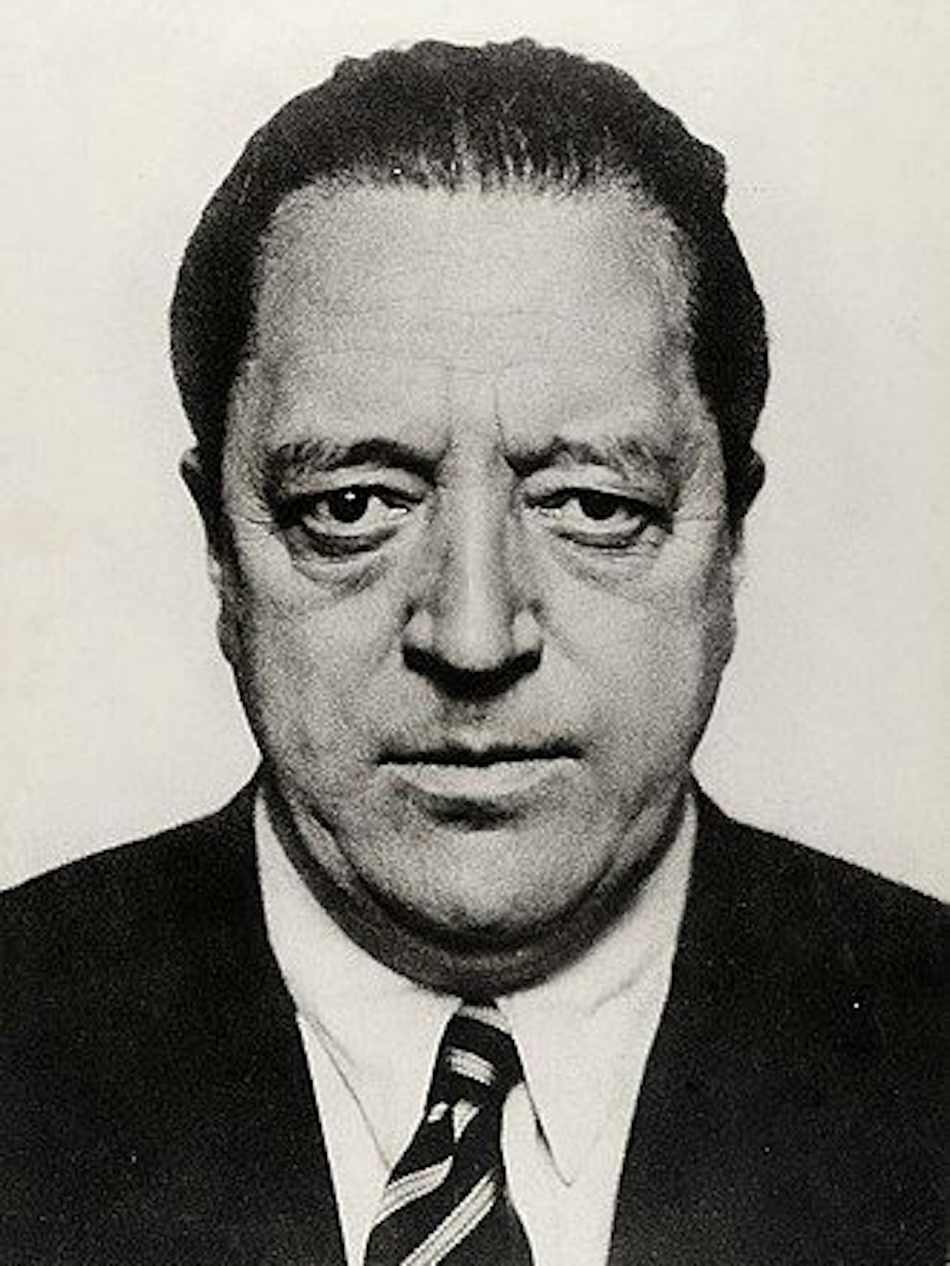 Ludwig Mies van der  Rohe, 1934 von Hugo Erfurth fotografiert.