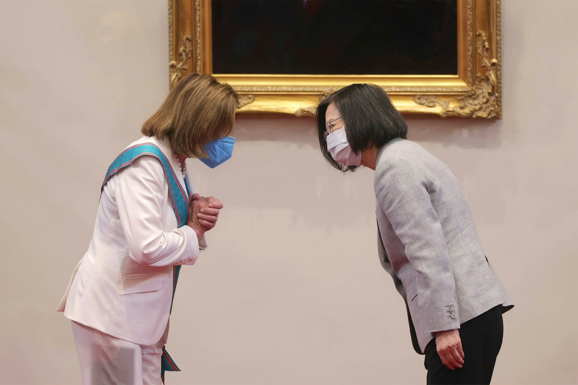 Nancy Pelosi mit der Präsidentin von Taiwan, Tsai Ing-wen,