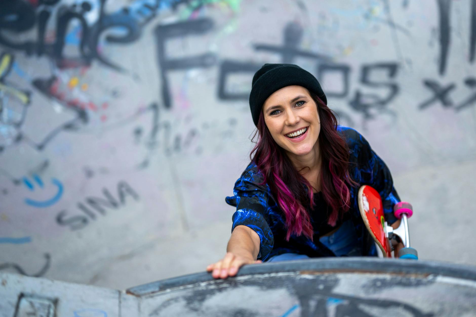 Elisabeth Furtwängler mit dem Skateboard unterm Arm: geborgte Street Credibility.