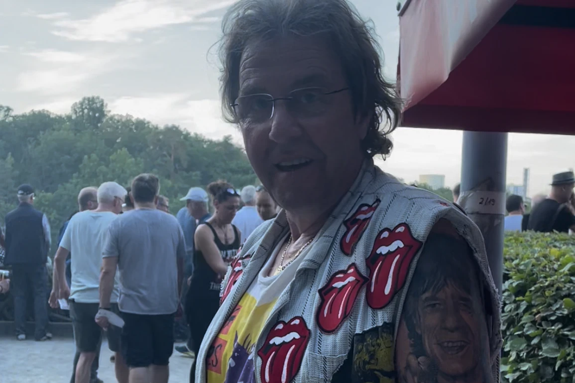 Freek Terwijn aus Holland war schon bei 138 Rolling Stones Konzerten. Auf seinem Arm das Konterfei von Mick Jagger.